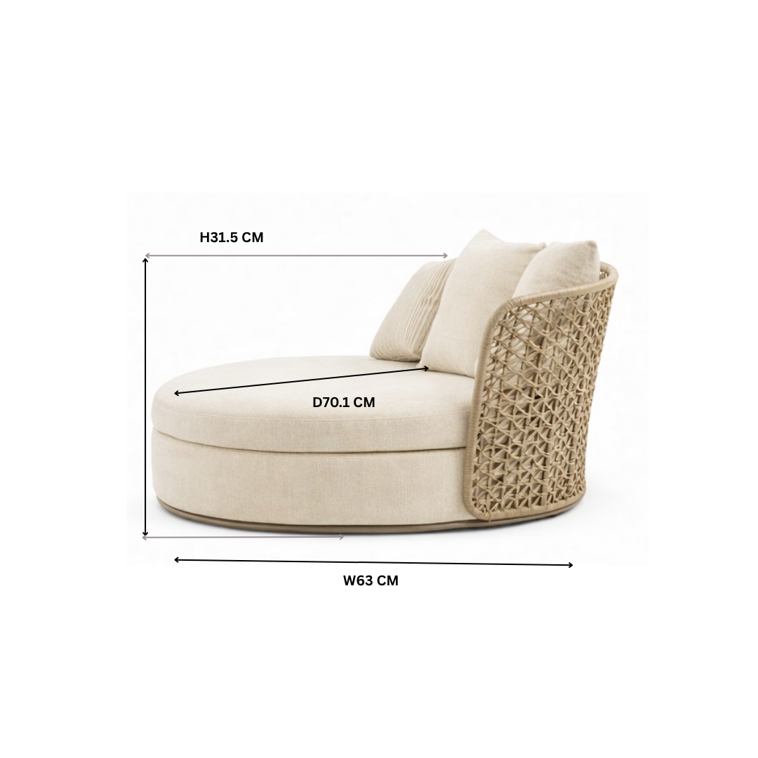 Elio Sunbed – outdoor lifestyle setting
