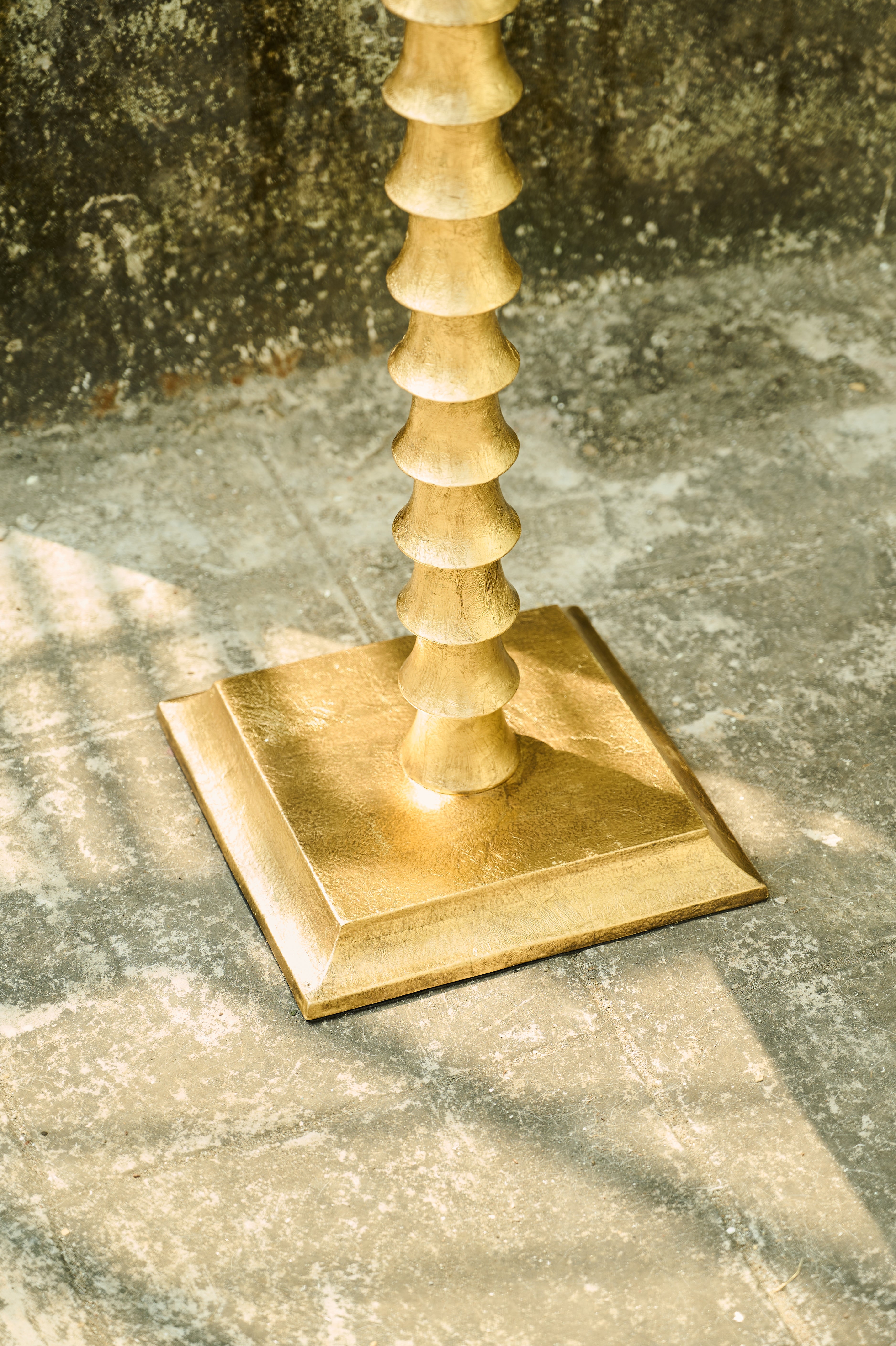 Trunk Drink Table tiered stem and base detail