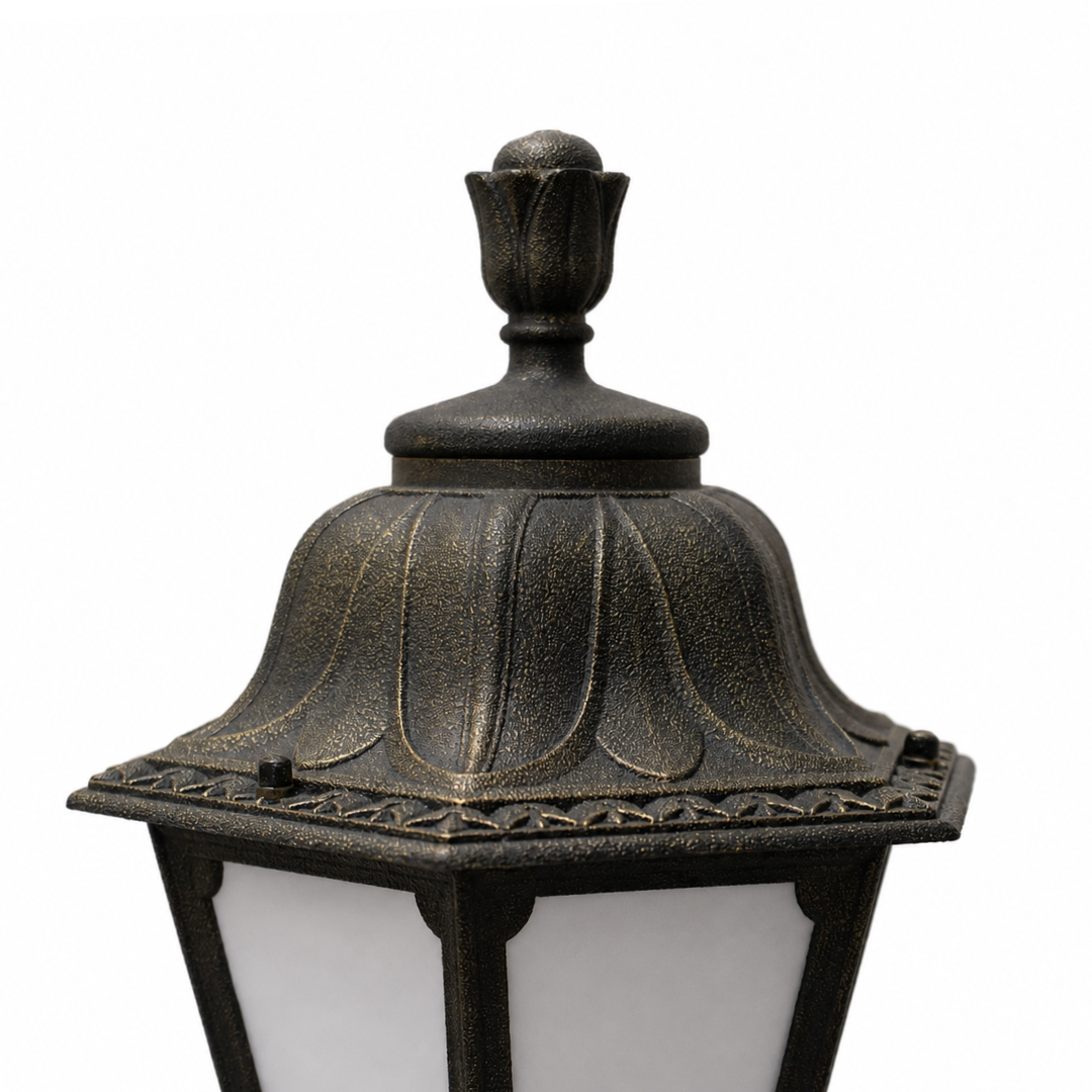 Regent Garden Lamp Post