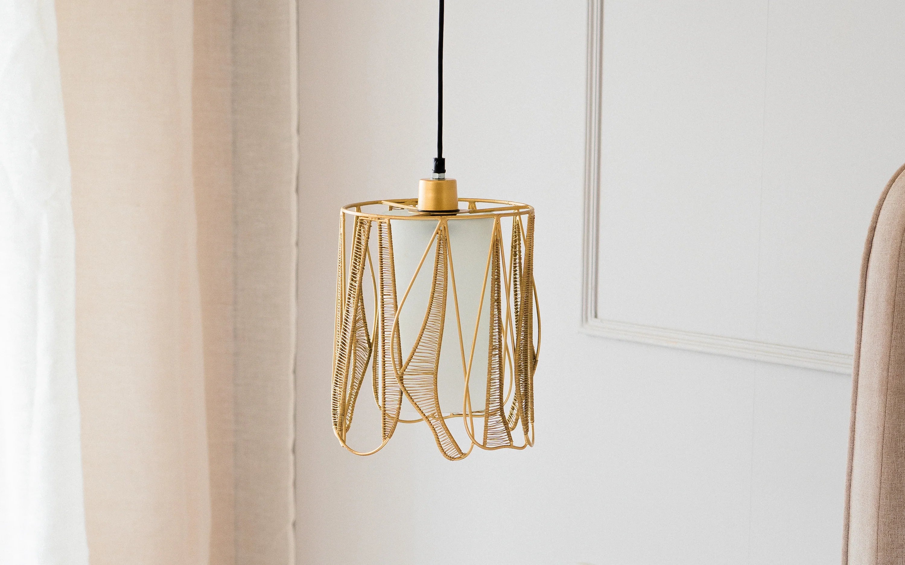 Aponi Tall Hanging Lamp