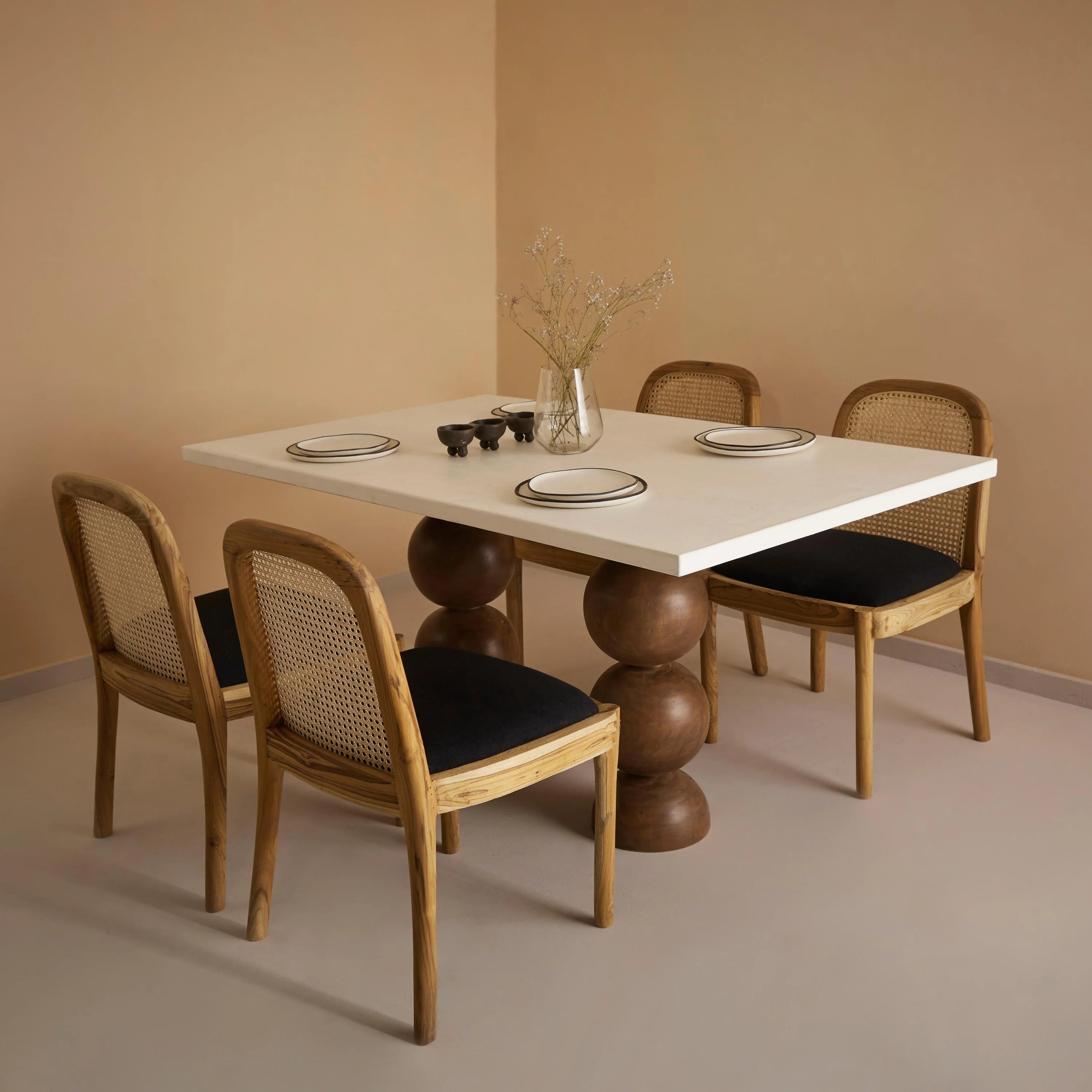 Ball Pack Dining Table