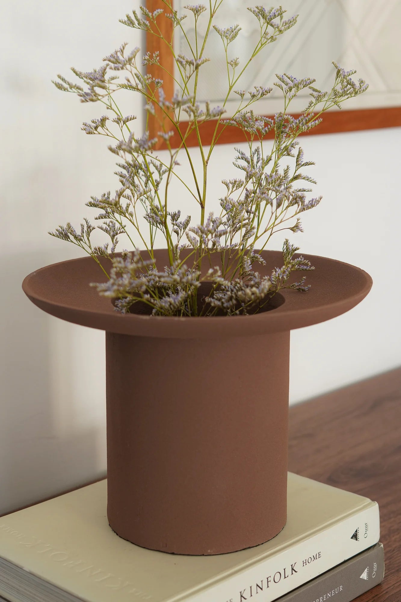 Cinnabari Vase