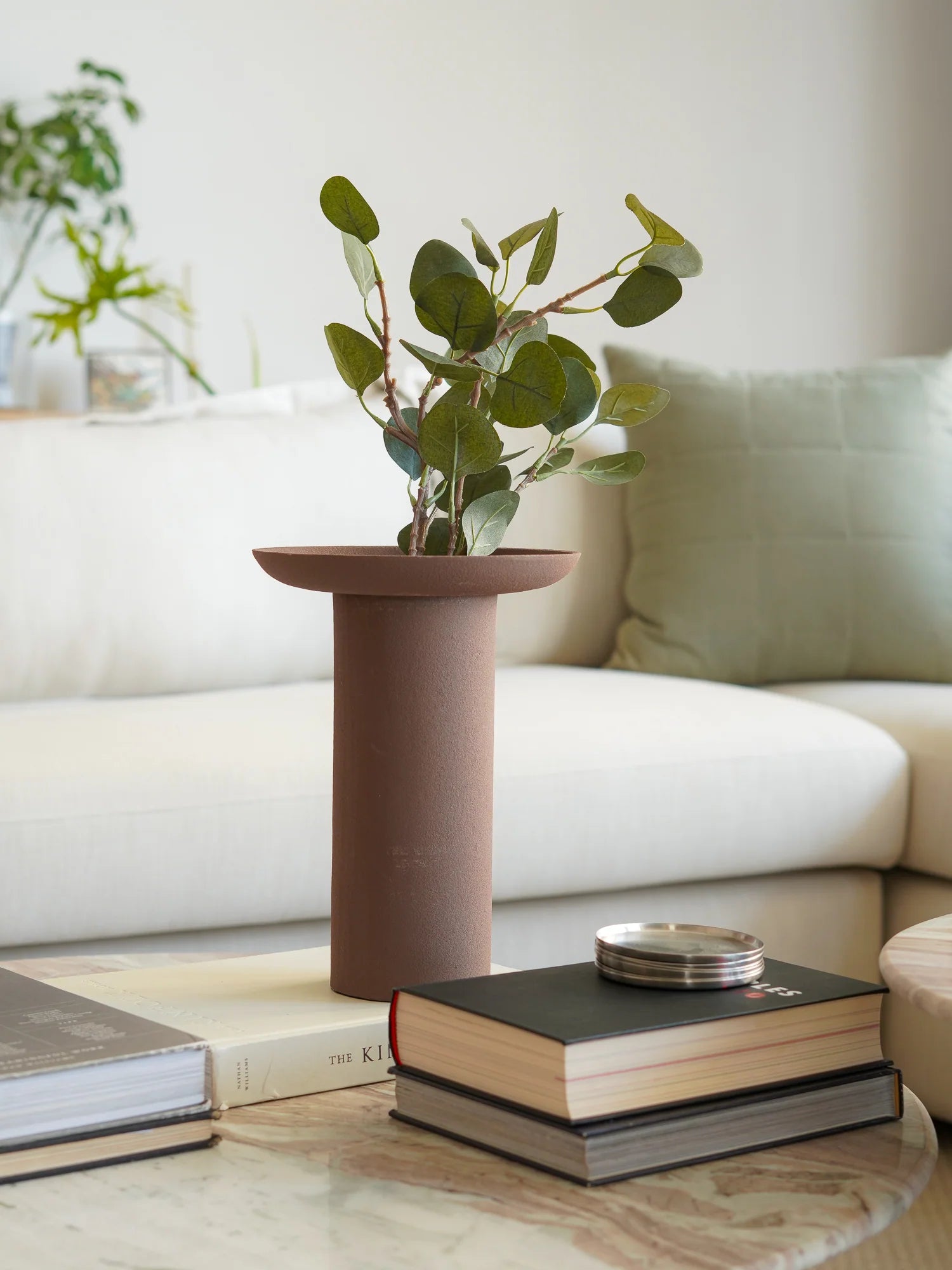 Cinnabari Vase