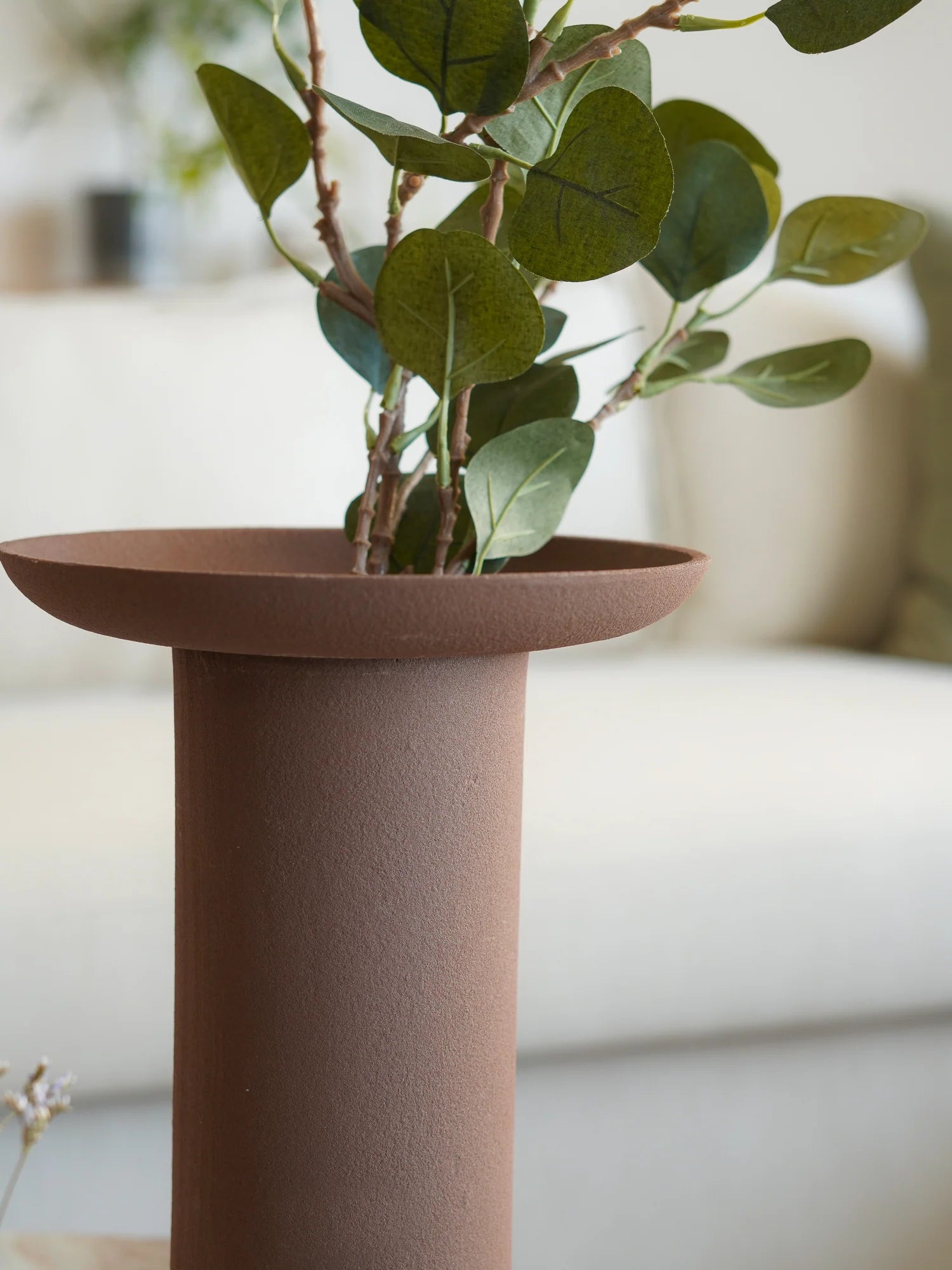 Cinnabari Vase