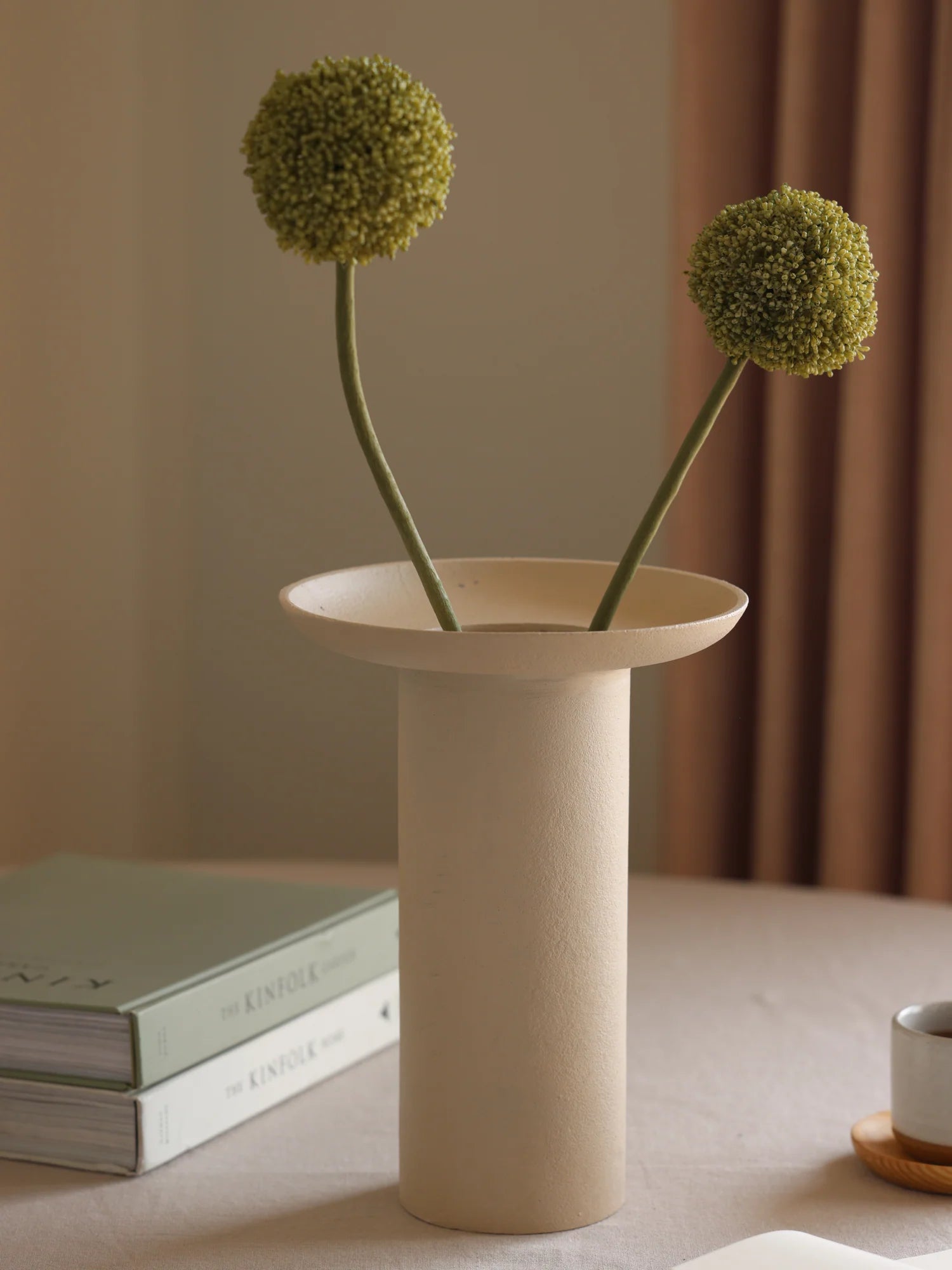 Cinnabari Vase