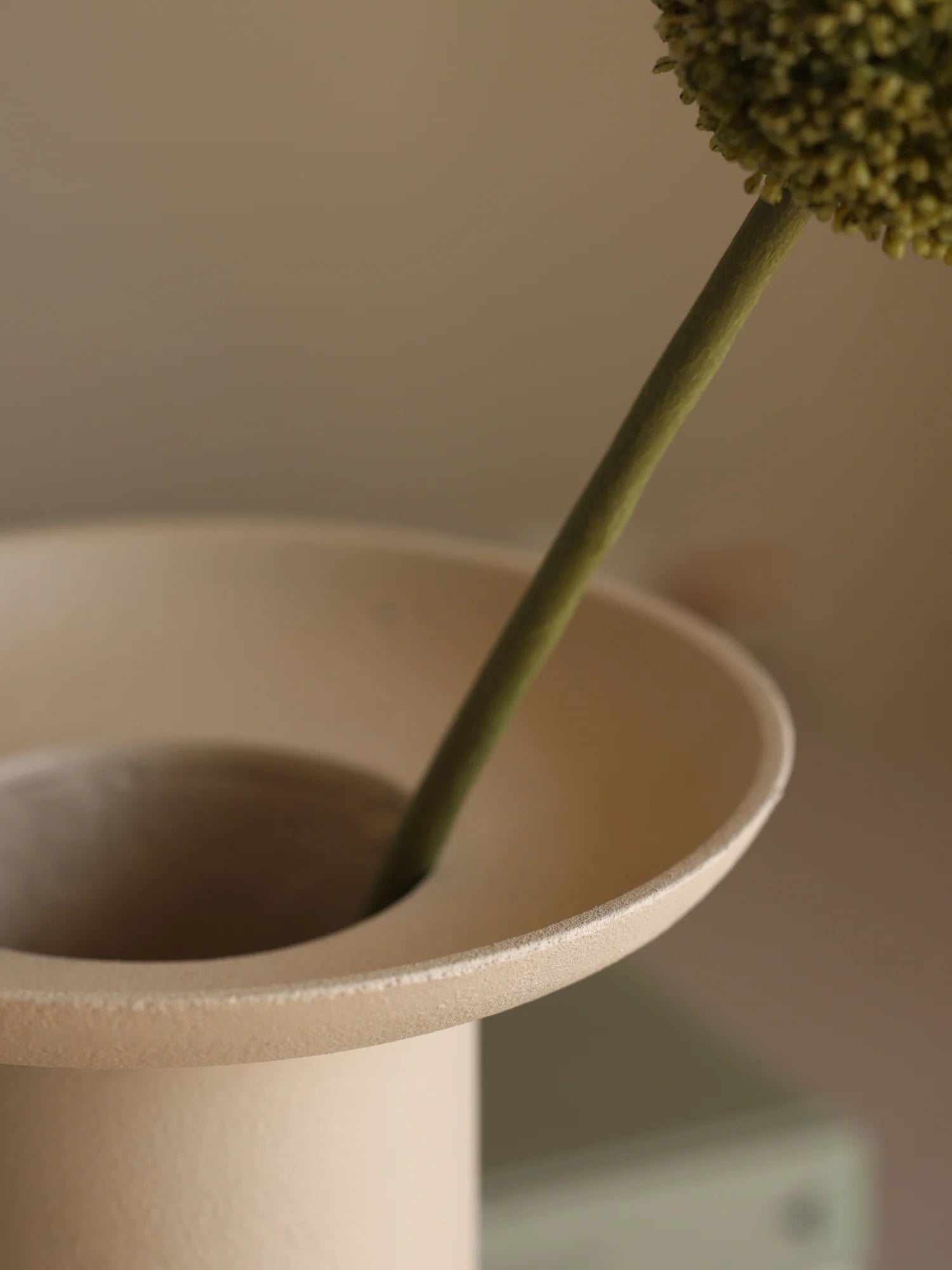 Cinnabari Vase