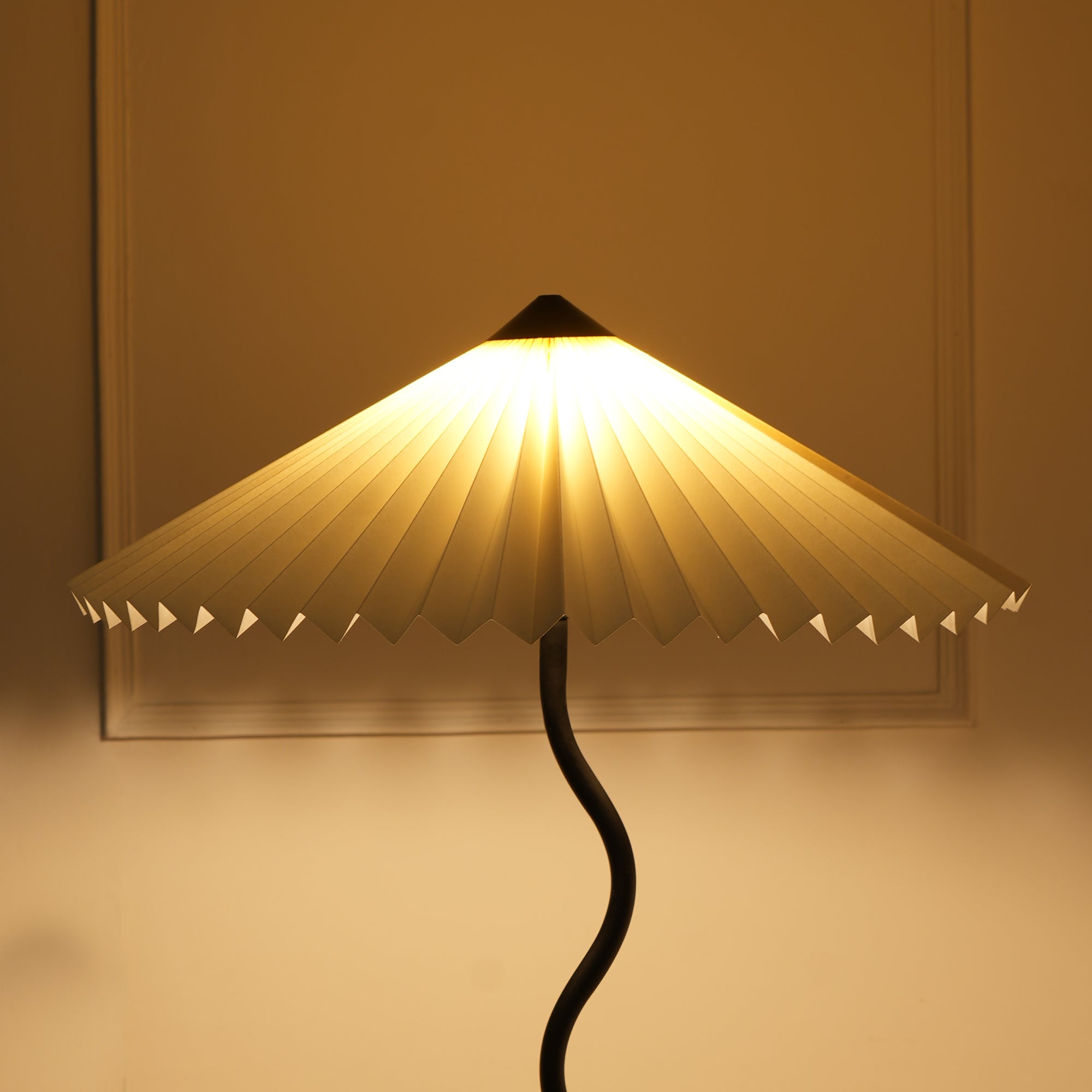 Wavy Floor Lamp