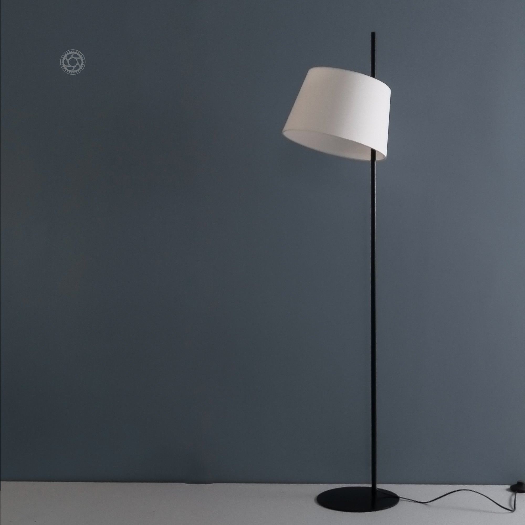 Nordic Black Metal Floor Lamp