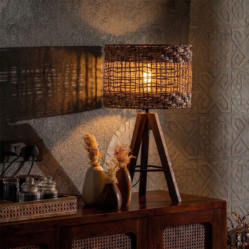 Kayu Table Lamp
