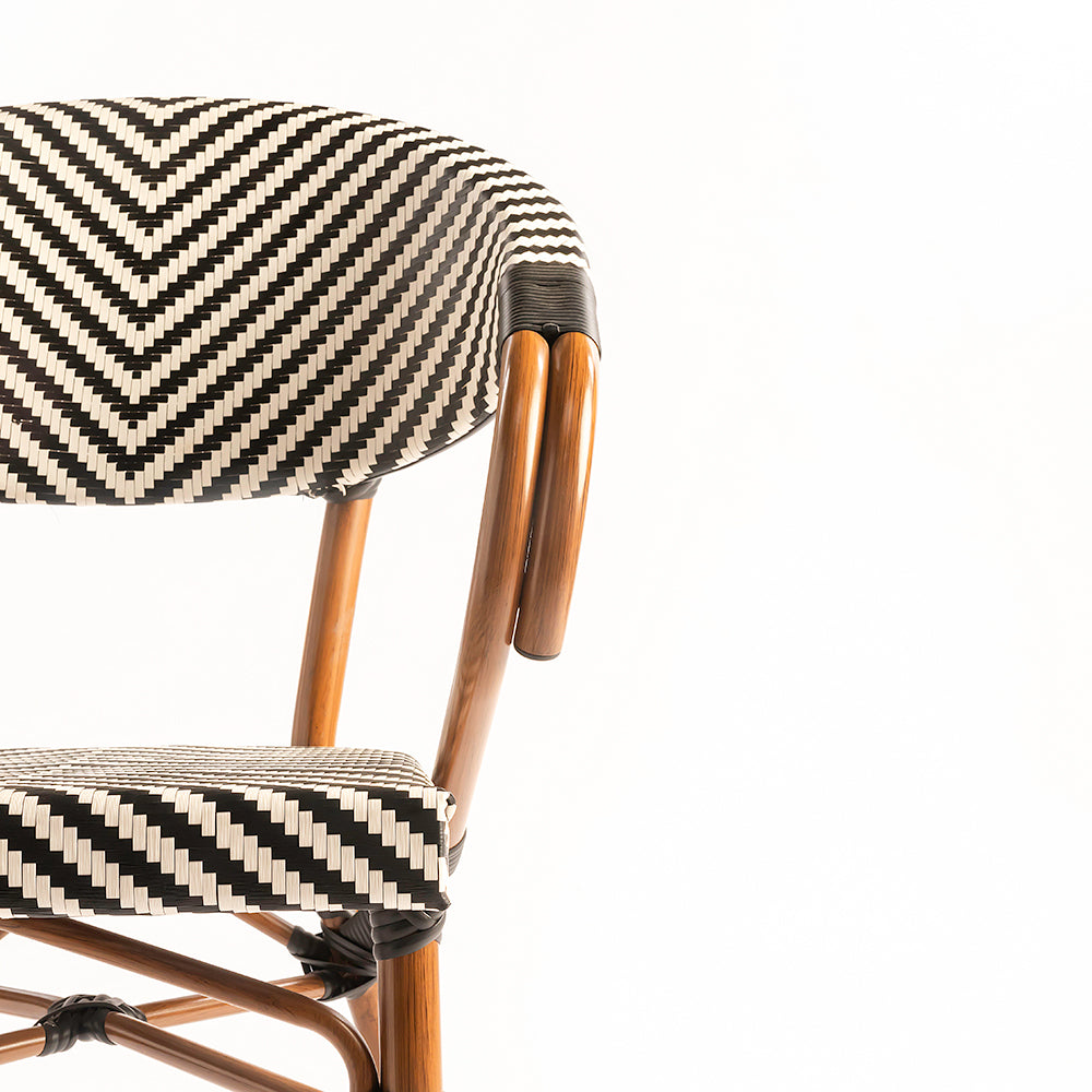 V Popsicle Aluminium Chair With Armrest