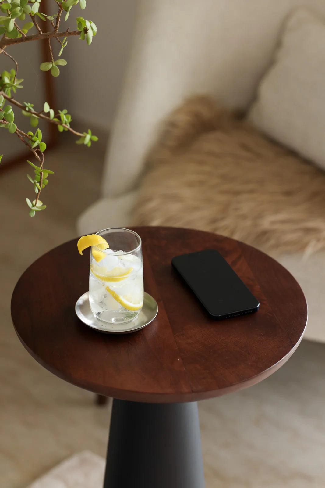 Perisi Drinks Table