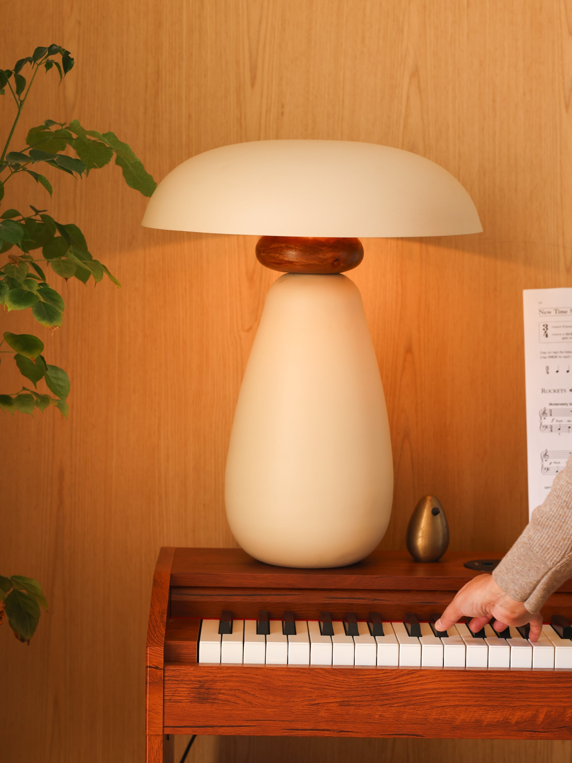 Perisi Table Lamp, Style 3