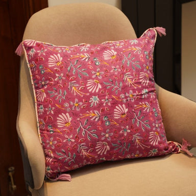 Story Purple Accent Tassel Floral Cushion Cover