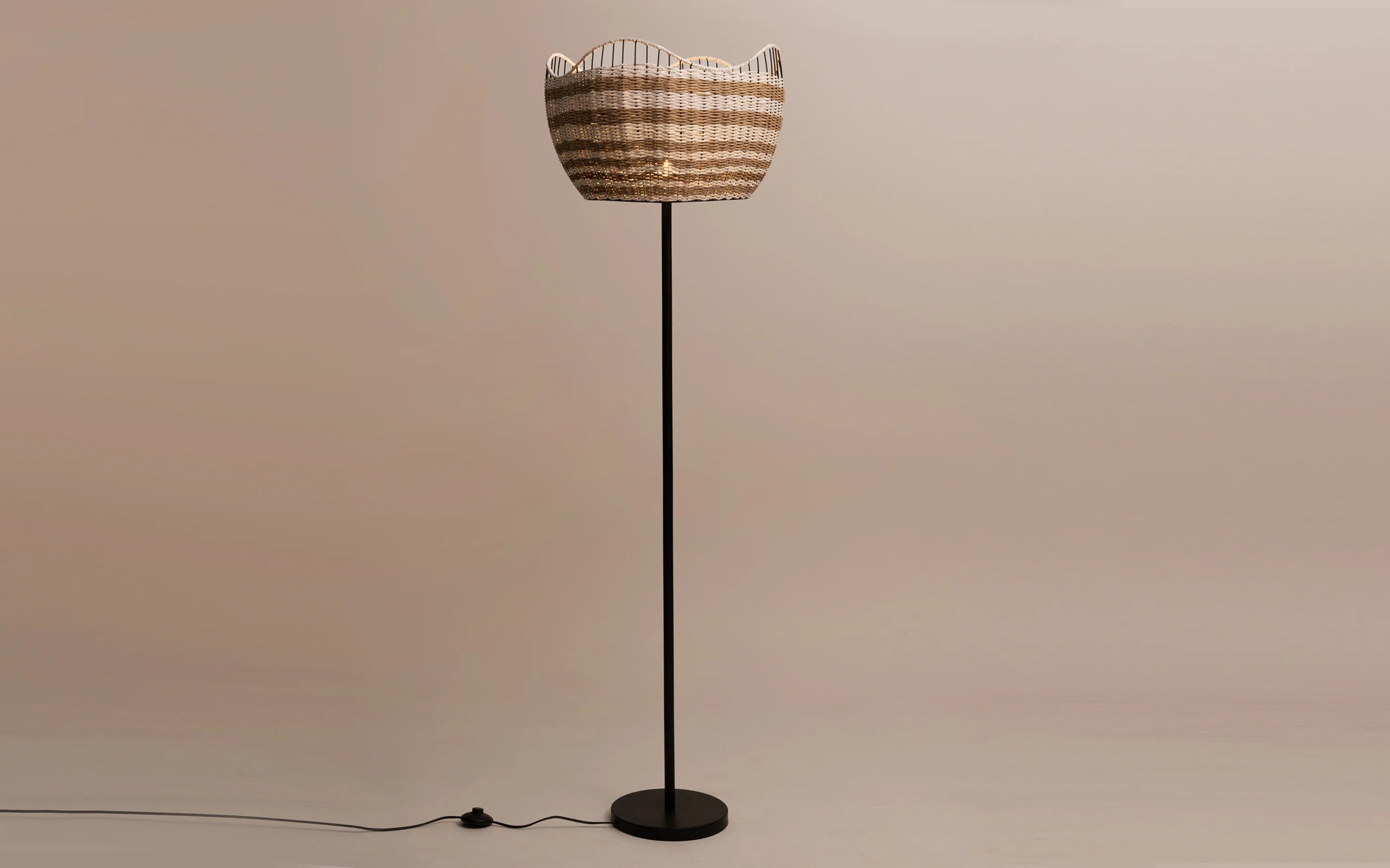 Sinu Floor Lamp