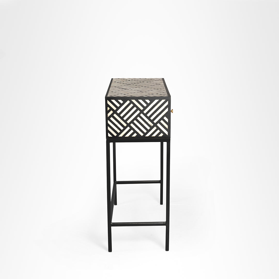 Aira Console - Black / L: 29.5’’ x B: 14’’ x H: 35.5’’ In Inches - console