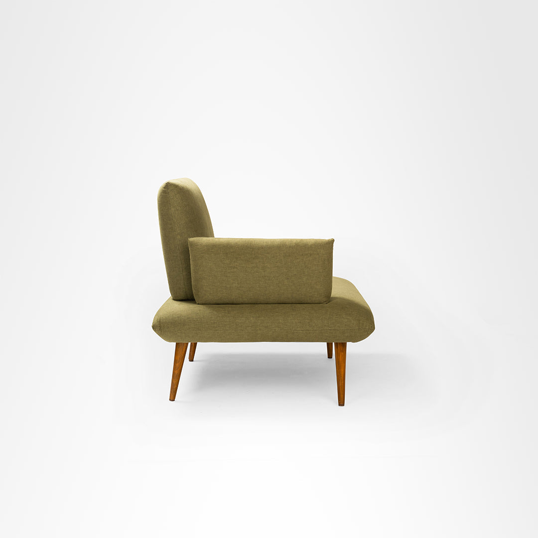 Amelia Lounge Chair - W: 34’’ D: 34’’ H: 36.5’’ SH: 13.5’’ / Green / Fabric And Solid Beech Wood Legs - Indoor Furniture