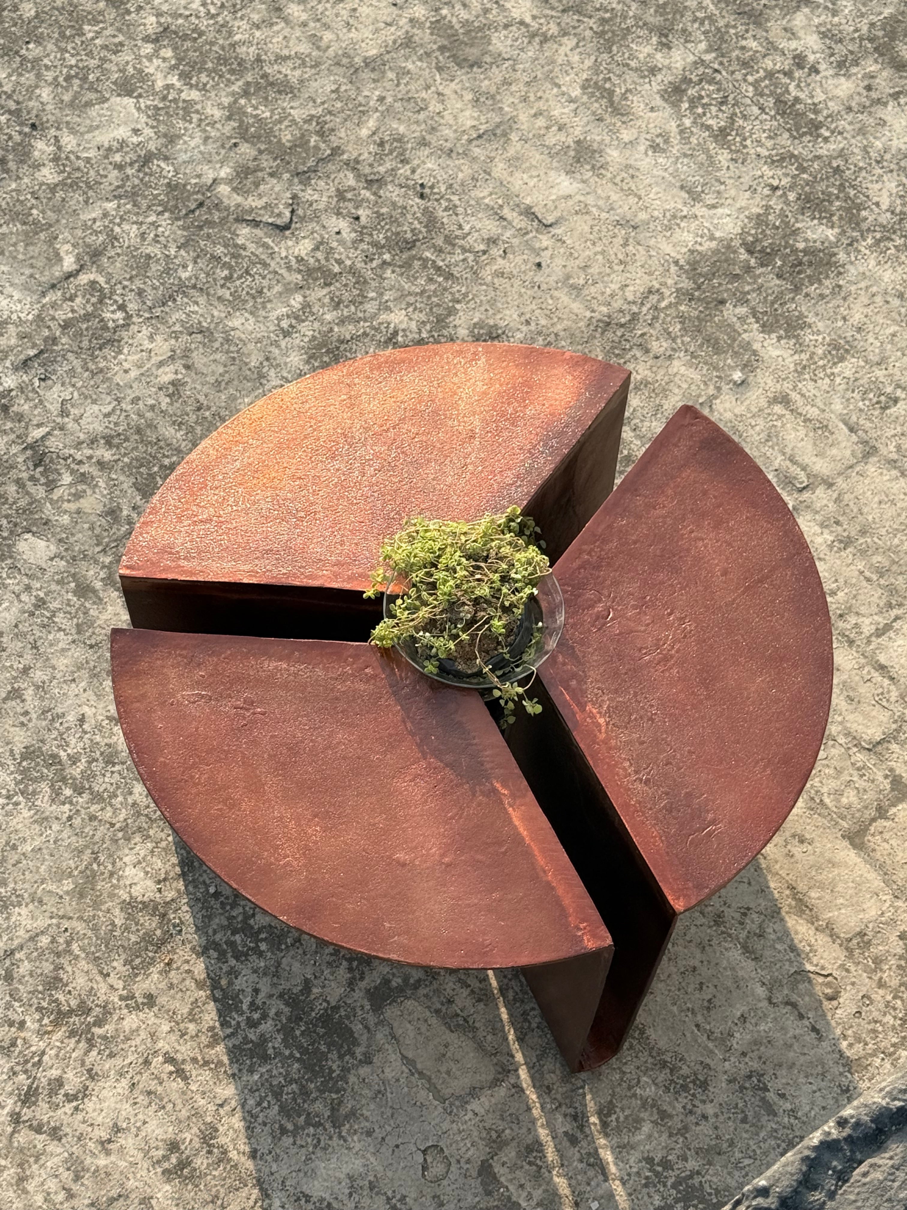 Arcwell Coffee Table - Dia 36’’ x H 17’’ / Cast Aluminium, Bronze Finish - Coffee Table