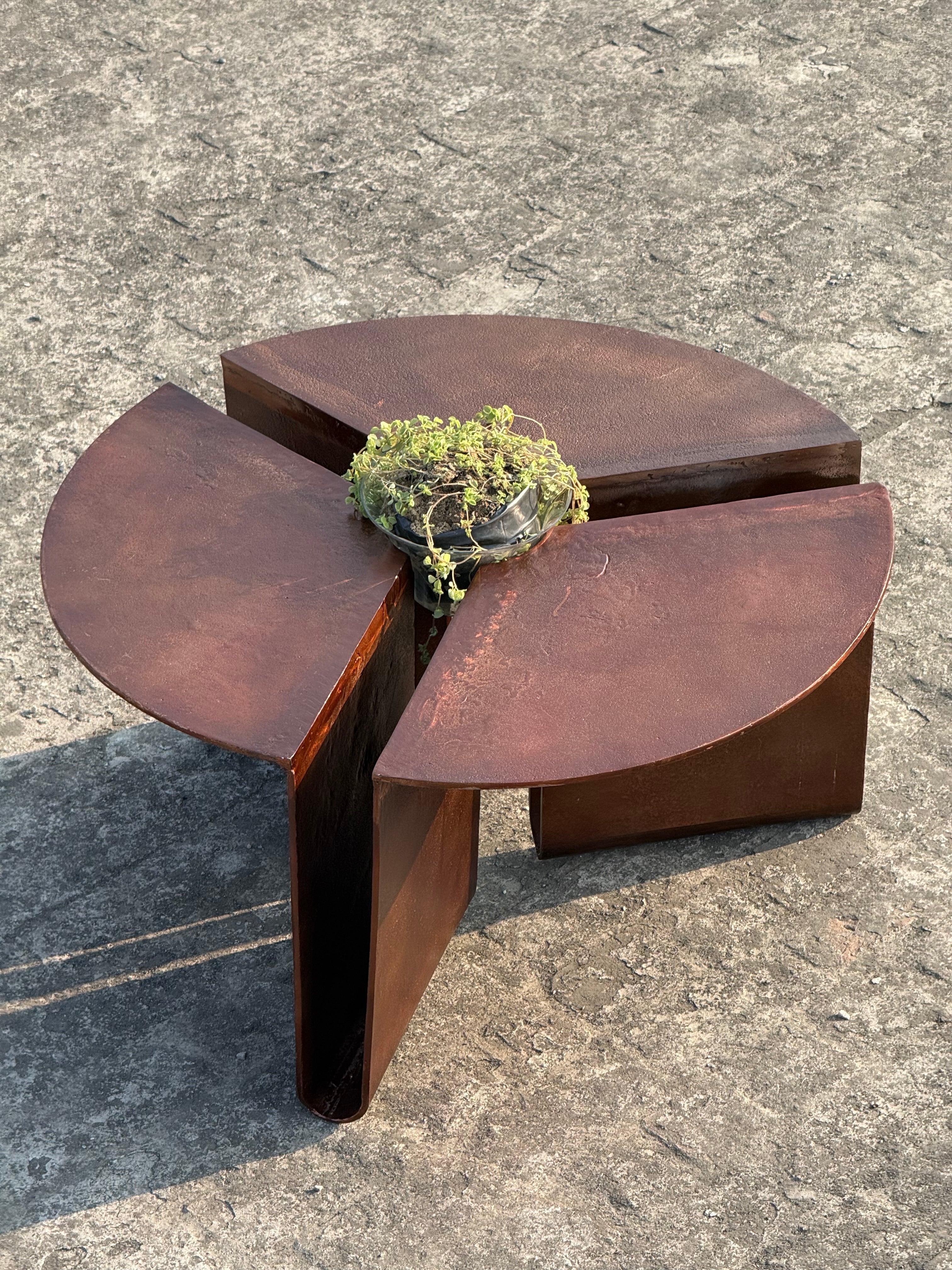 Arcwell Coffee Table - Dia 36’’ x H 17’’ / Cast Aluminium, Bronze Finish - Coffee Table