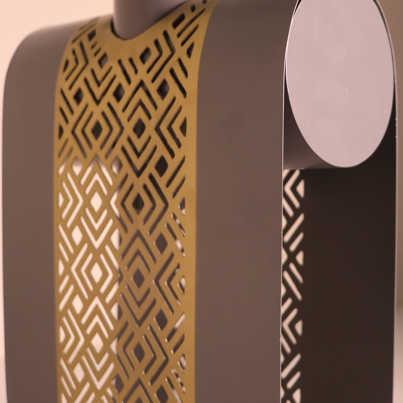 Arin Mesh Wide Hanging Lamp - Mild Steel / Brass - Lighting