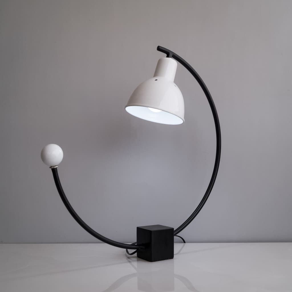 Blanc Art Deco Table Lamp