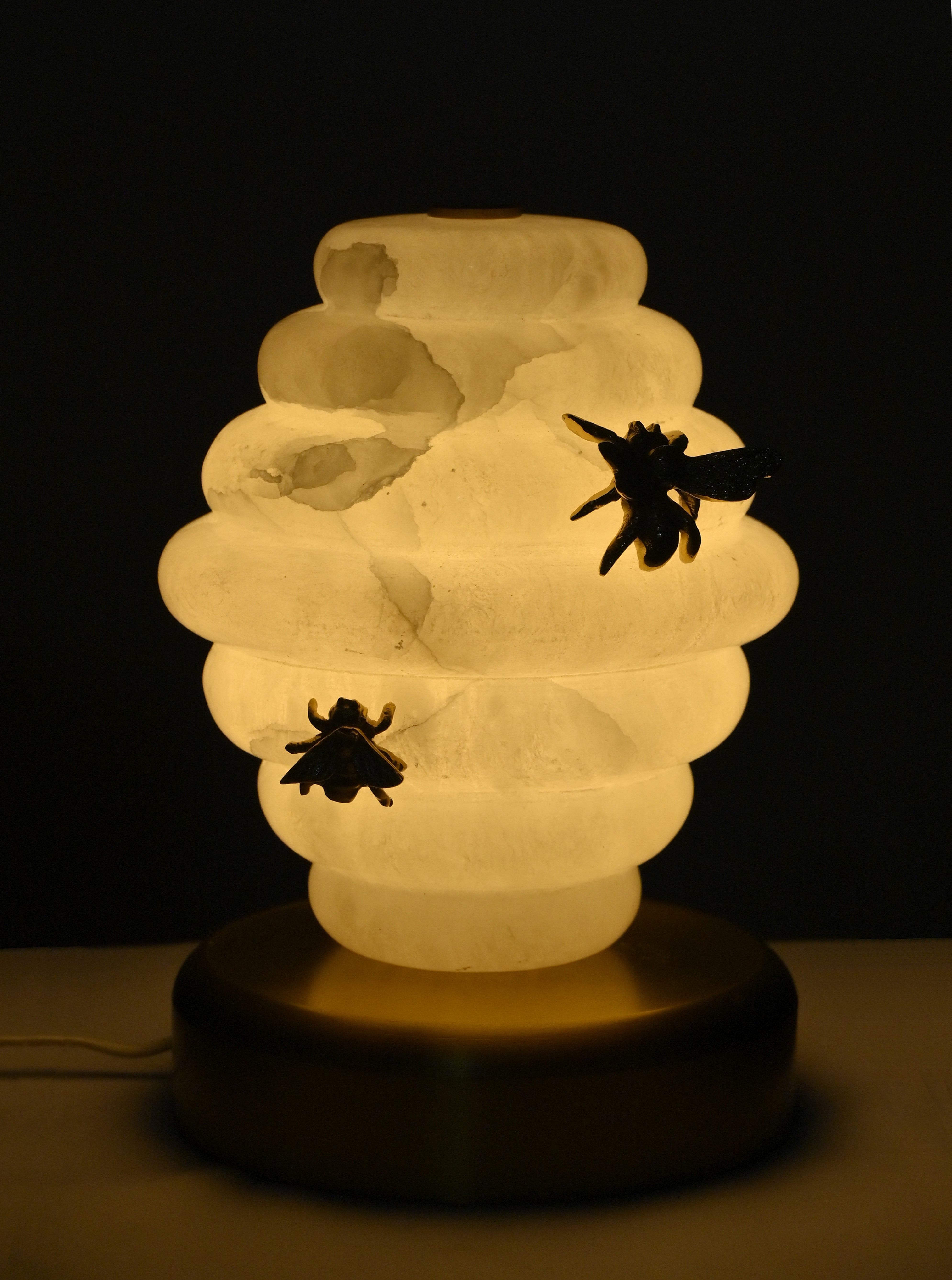 Buzzing Bee Table Lamp - Brass Gold, White / Ss In Matte Gold Finish, Alabaster, Casted Brass / H-166mm, Dia-141mm