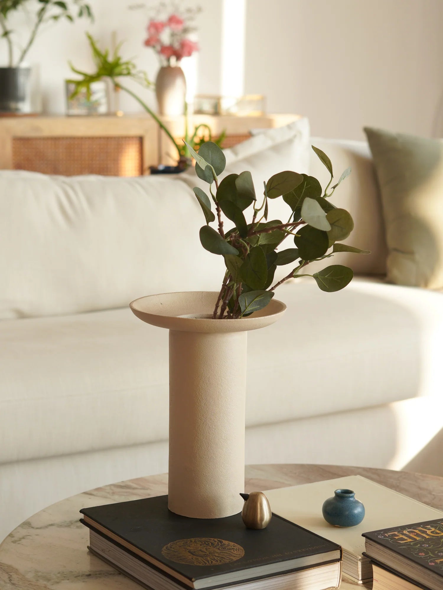 Cinnabari Vase