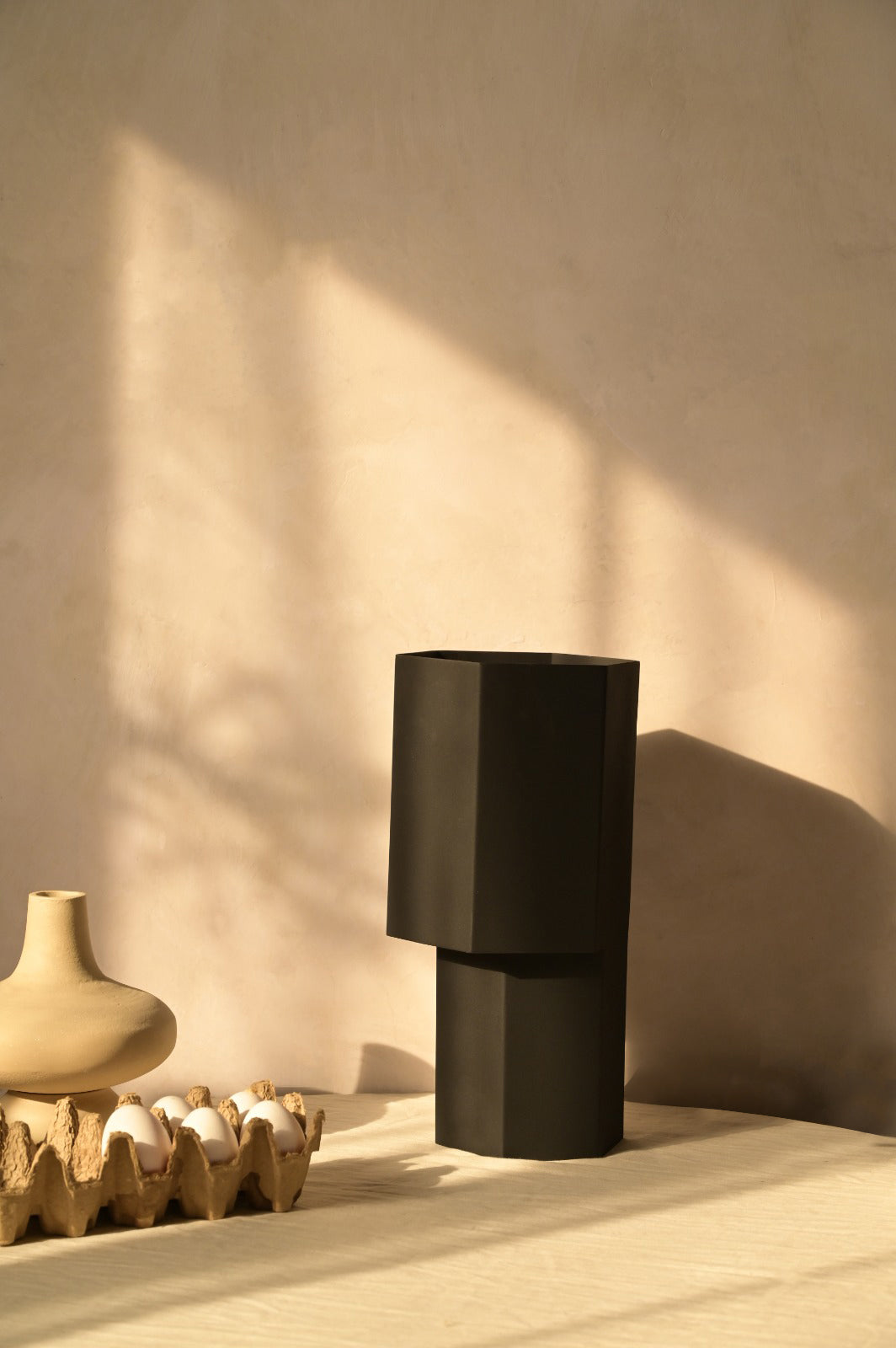 Dawn Table Lamp - L:7 x W:7 x H:14 In inches / Aluminium - Lighting