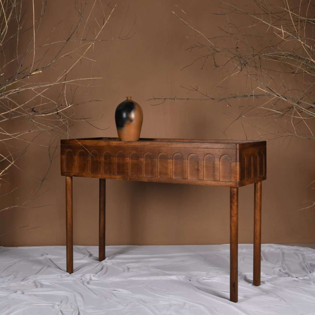 Dome Mango Wood Console Table - Teak / Mango wood / L: 48’’ W: 18’’ H: 34’’ - Furniture