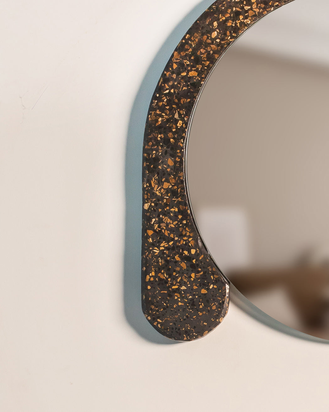 Donna Mirror - Decor