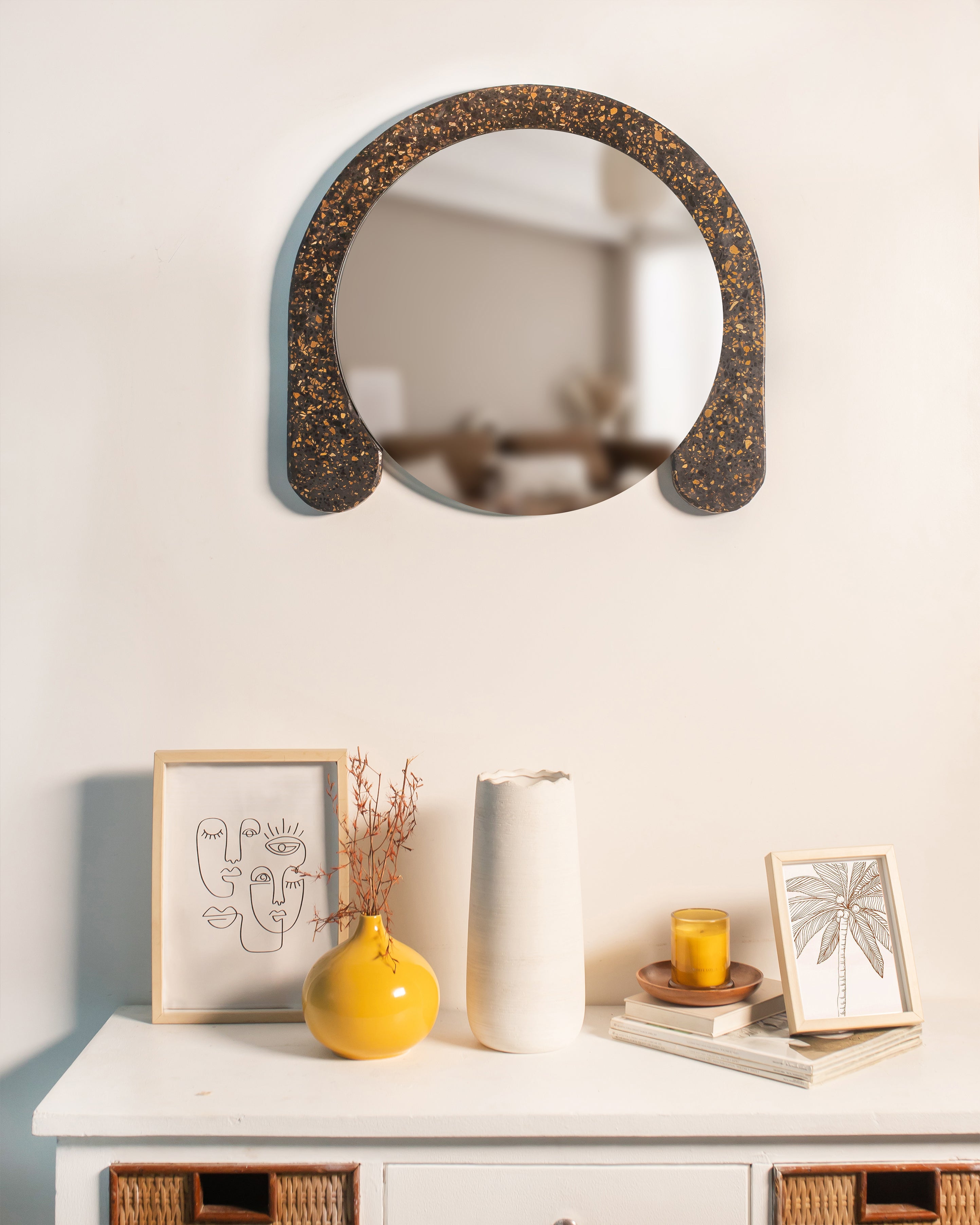 Donna Mirror - Terrazzo Jaiselmer, Black Chips on Black Base / L: 60.0cm x B: 54.0cm x H: 2.4cm / Terrazzo - Stone