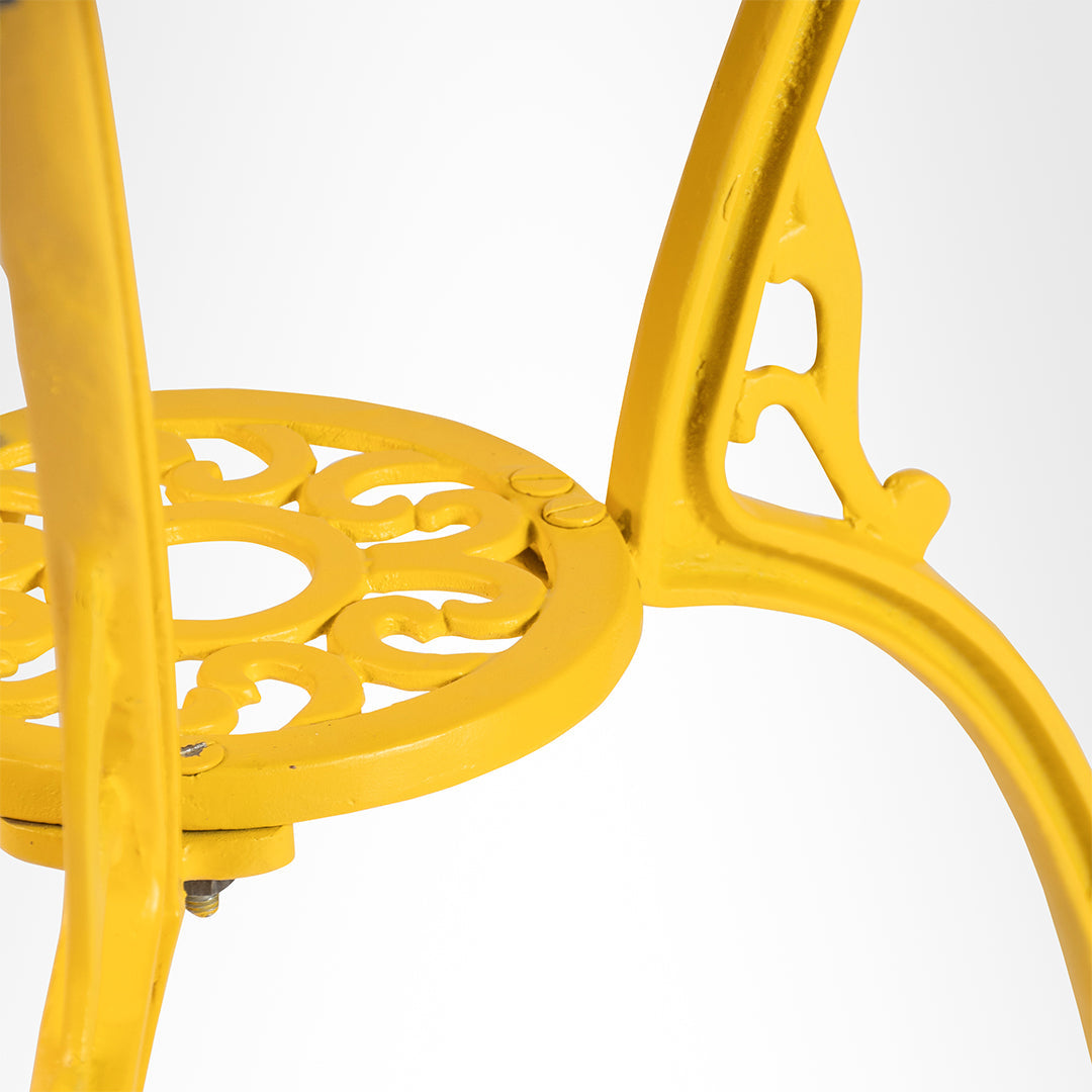 Ellis XVI Cast Aluminium Set - Chair- L: 18’’ B: 19’’ TH: 33’’ SH: 16’’ & Table- Dia: 24’’ TH: 25’’ / Matte Yellow