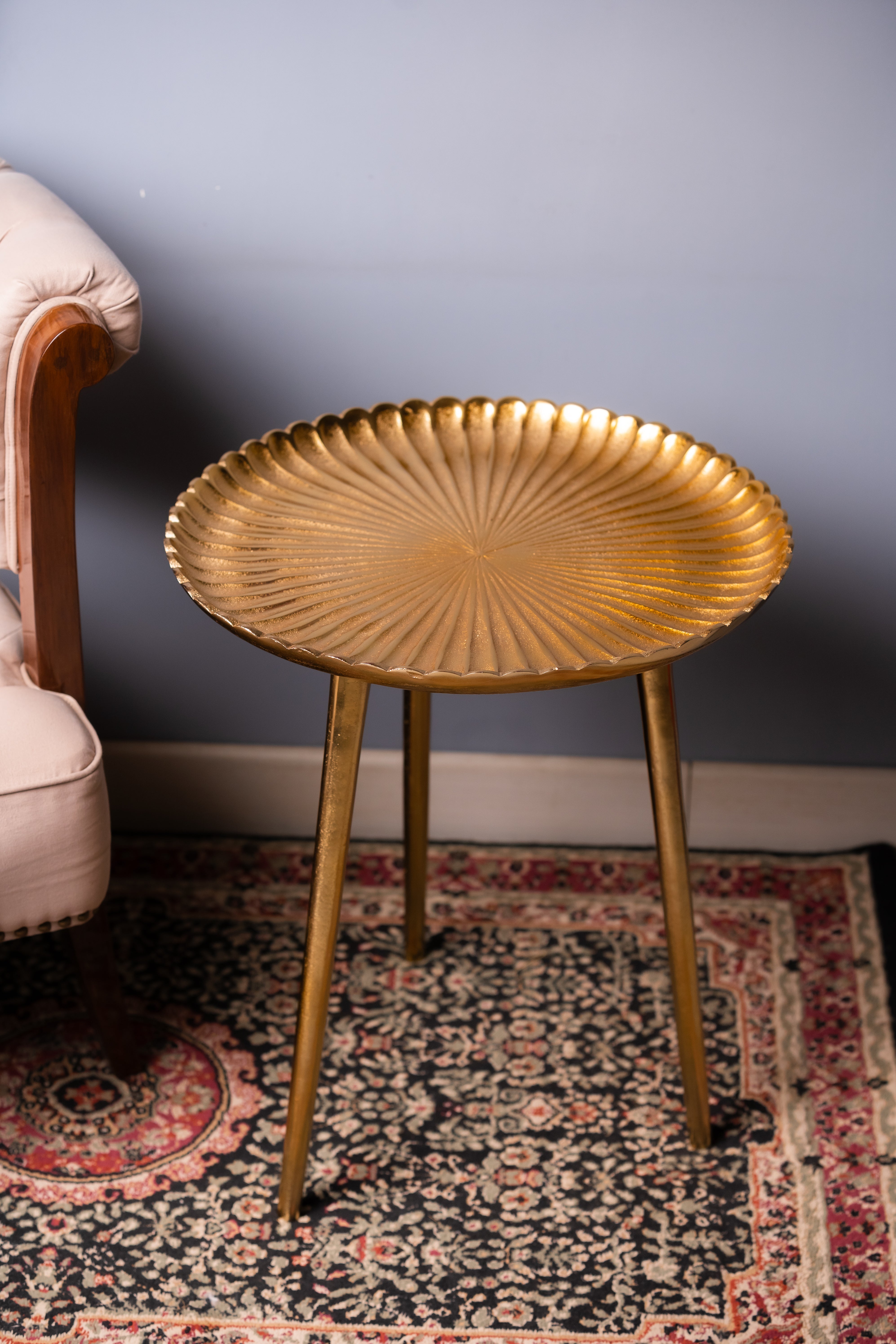 Enchanted Tripod Table - L19.6 x B19.6 x H22.5 (In Inches) / Golden / Cast Alumunium - Indoor Furniture