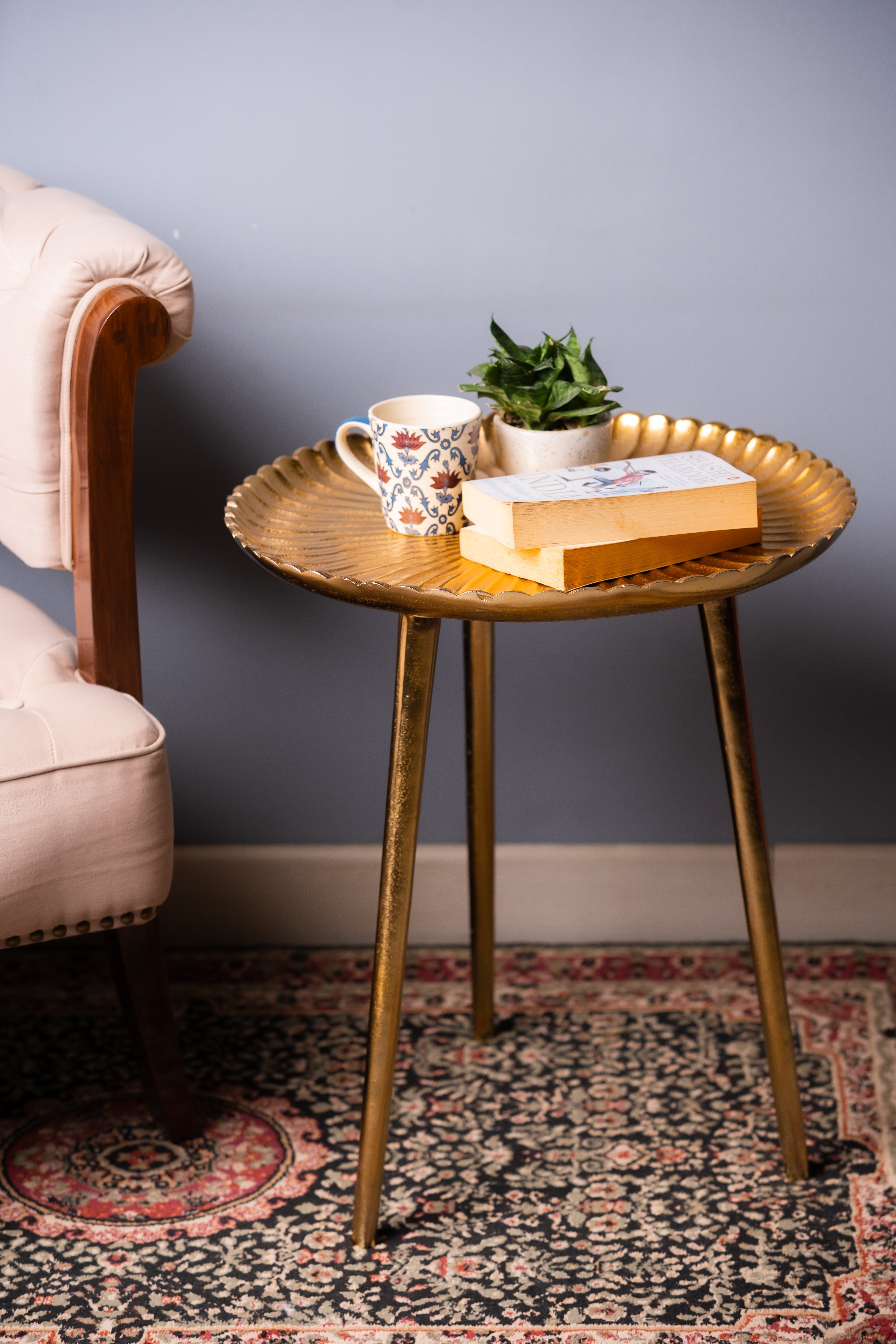 Enchanted Tripod Table - L19.6 x B19.6 x H22.5 (In Inches) / Golden / Cast Alumunium - Indoor Furniture