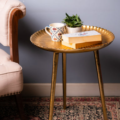 Enchanted Tripod Table - L19.6 x B19.6 x H22.5 (In Inches) / Golden / Cast Alumunium - Indoor Furniture