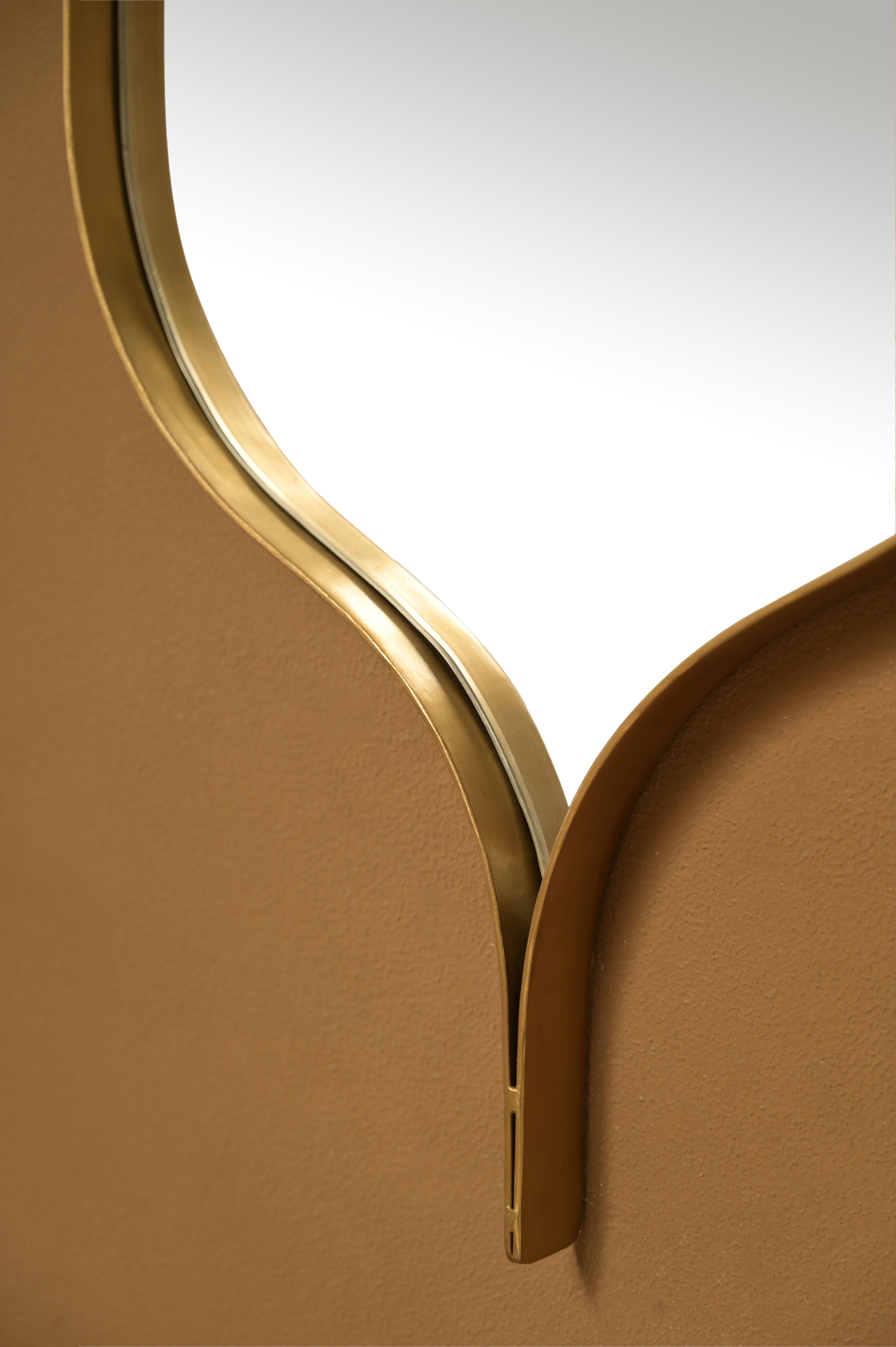 Floe Wall Mirror - L:16 x W:2 x H:34 In inches / Metal and Mirror - Décor