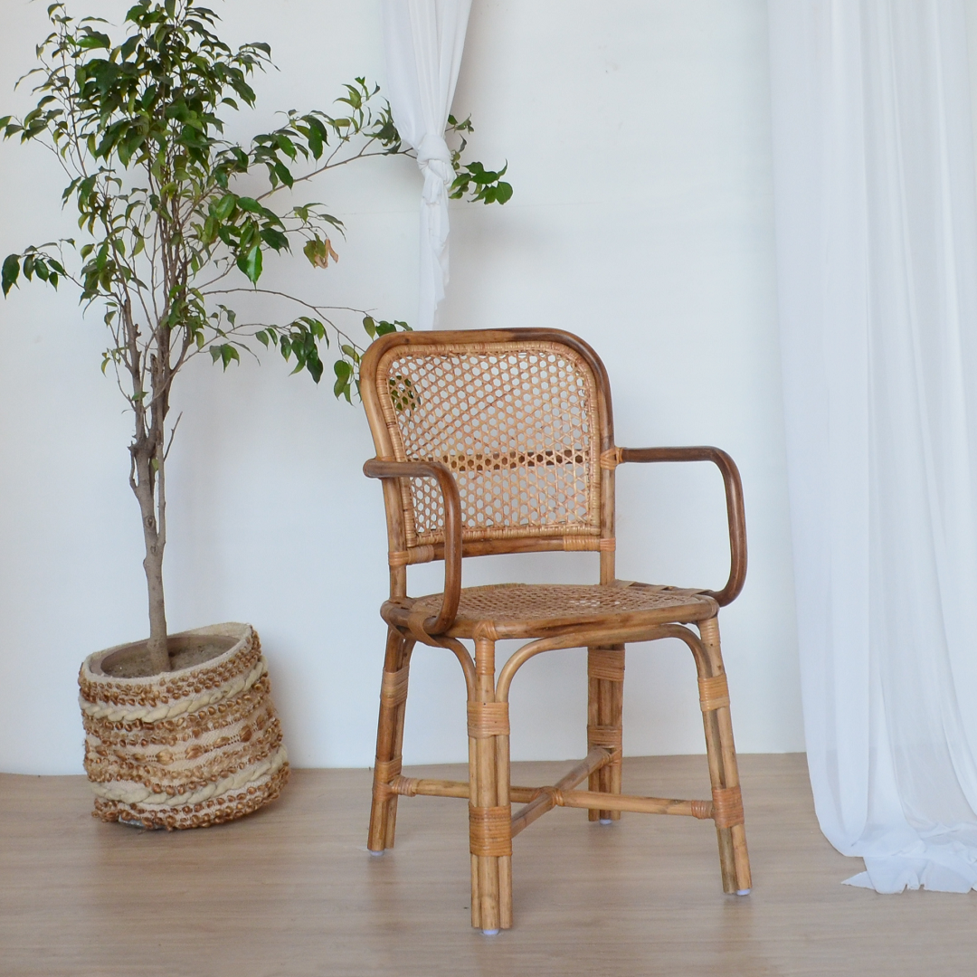 Gelephu Leisure Bamboo Chair - Natural / Bamboo / L: 20’’ W: 18’’ H: 35’’; Seat Height: 18’’ - Furniture
