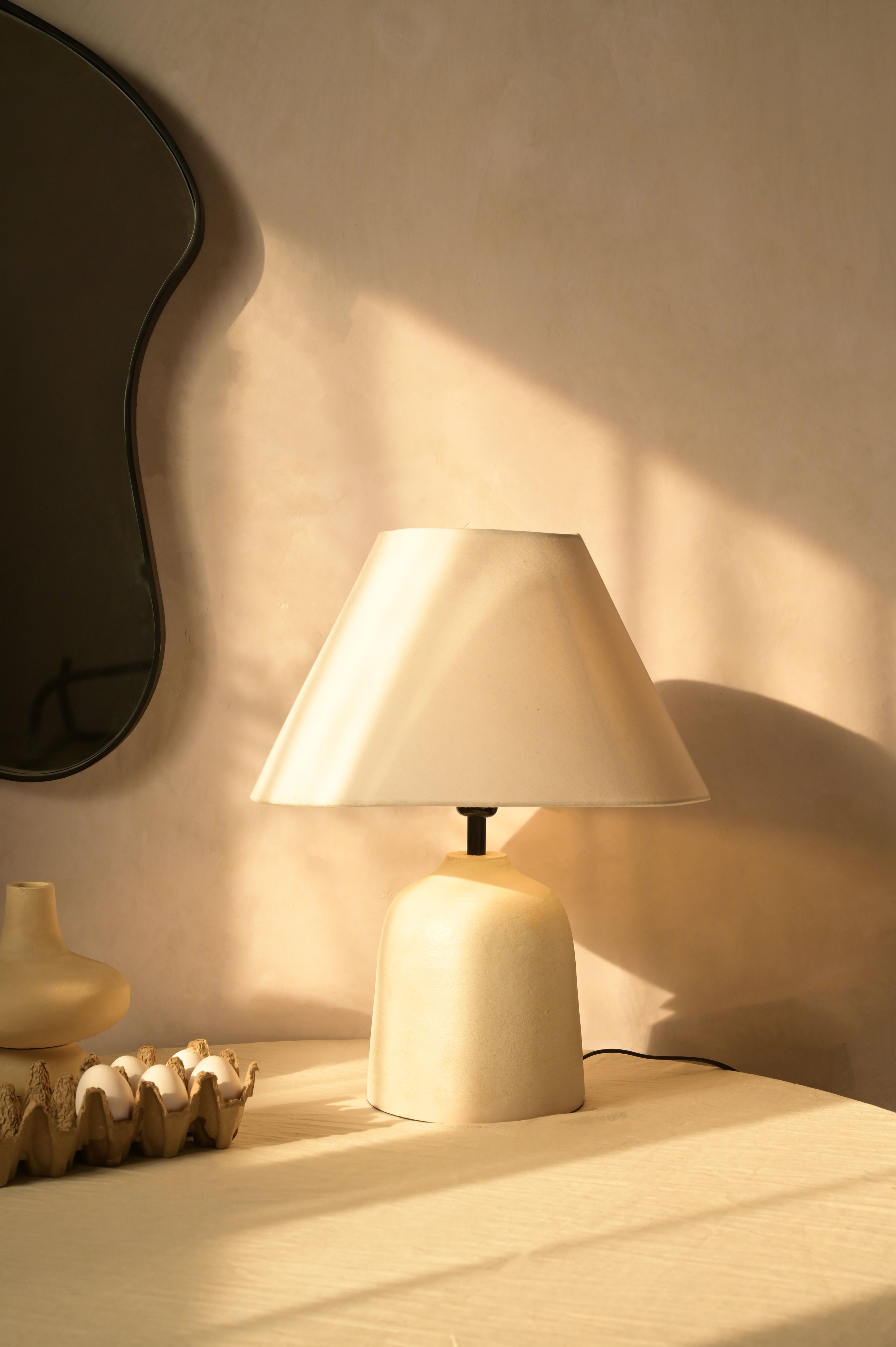 Glow Drop Table Lamp - L:14 x W:14 x H:18 In inches / Aluminium - Lighting