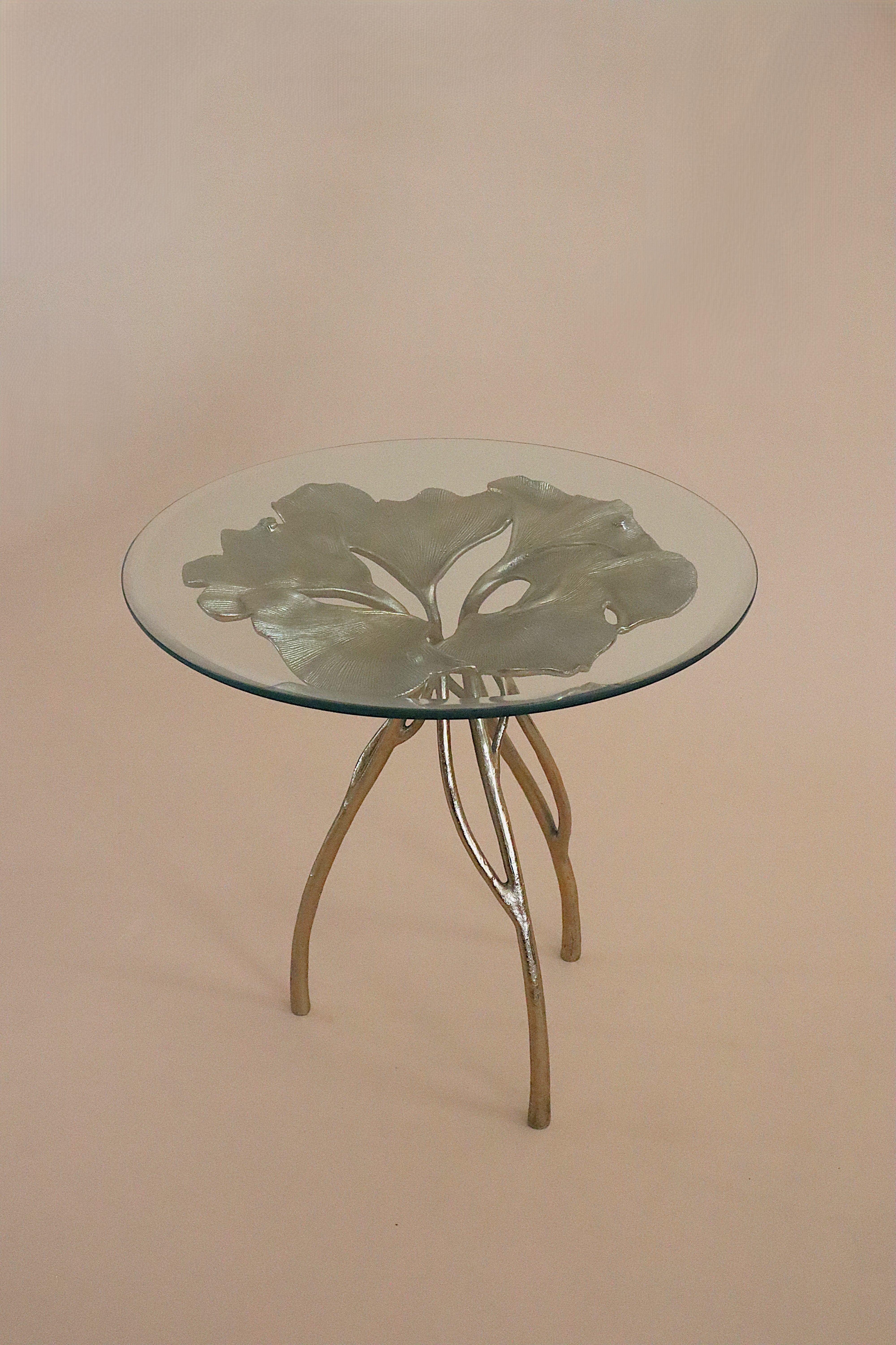 Grove Table - Dia 25’’ x H 22’’ / Brass plated Aluminium, Glass - Coffee Table