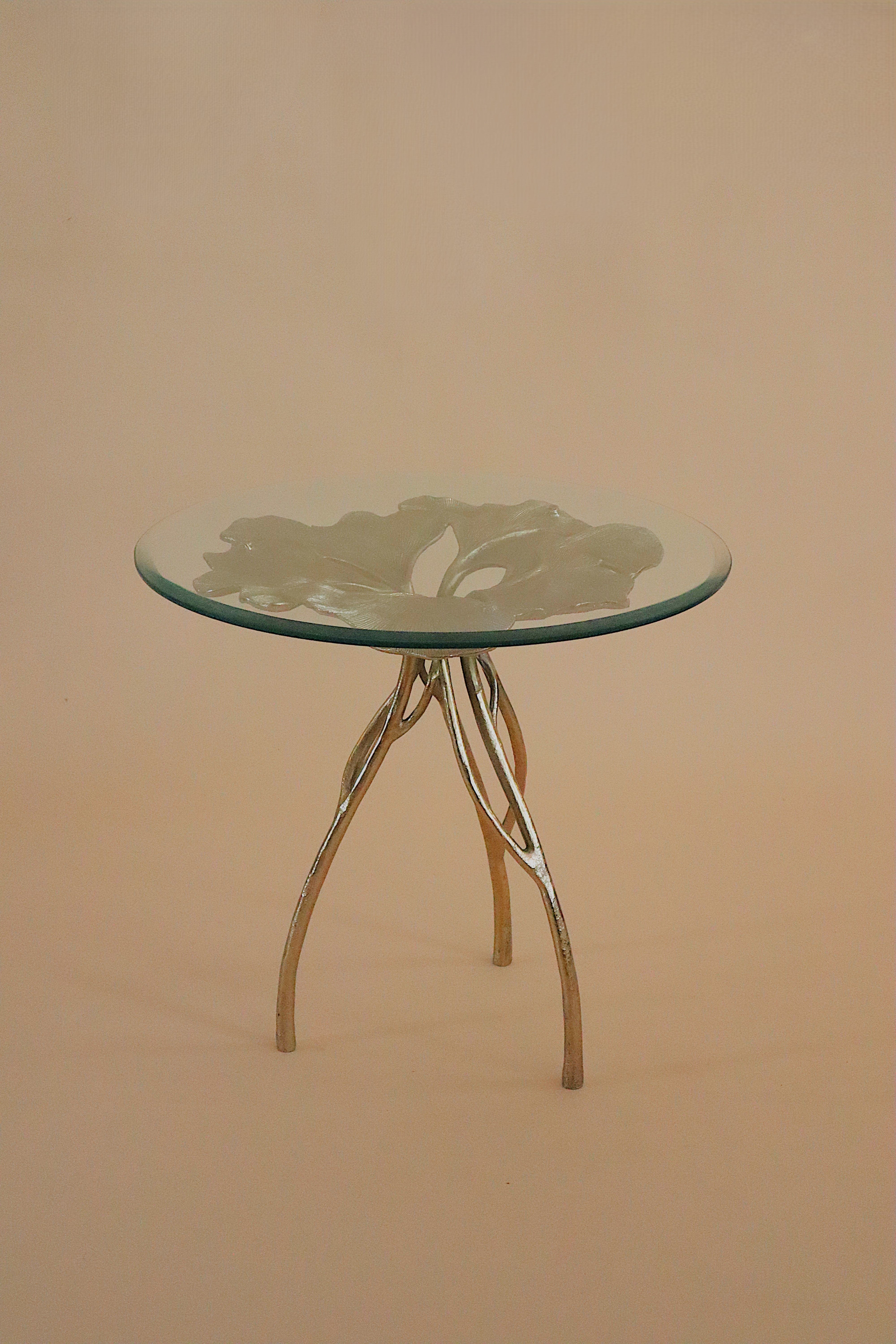 Grove Table - Dia 25’’ x H 22’’ / Brass plated Aluminium, Glass - Coffee Table