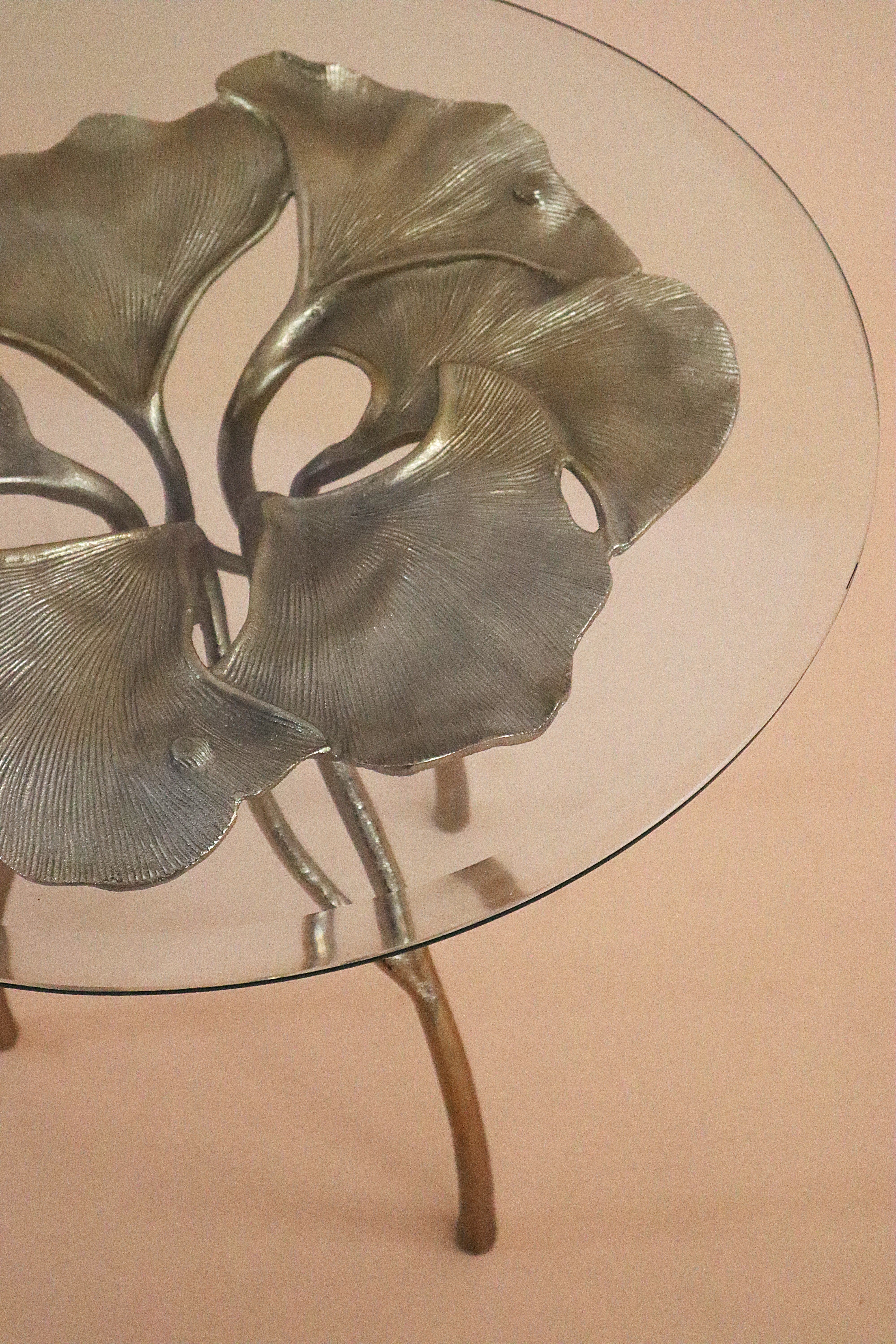 Grove Table - Dia 25’’ x H 22’’ / Brass plated Aluminium, Glass - Coffee Table