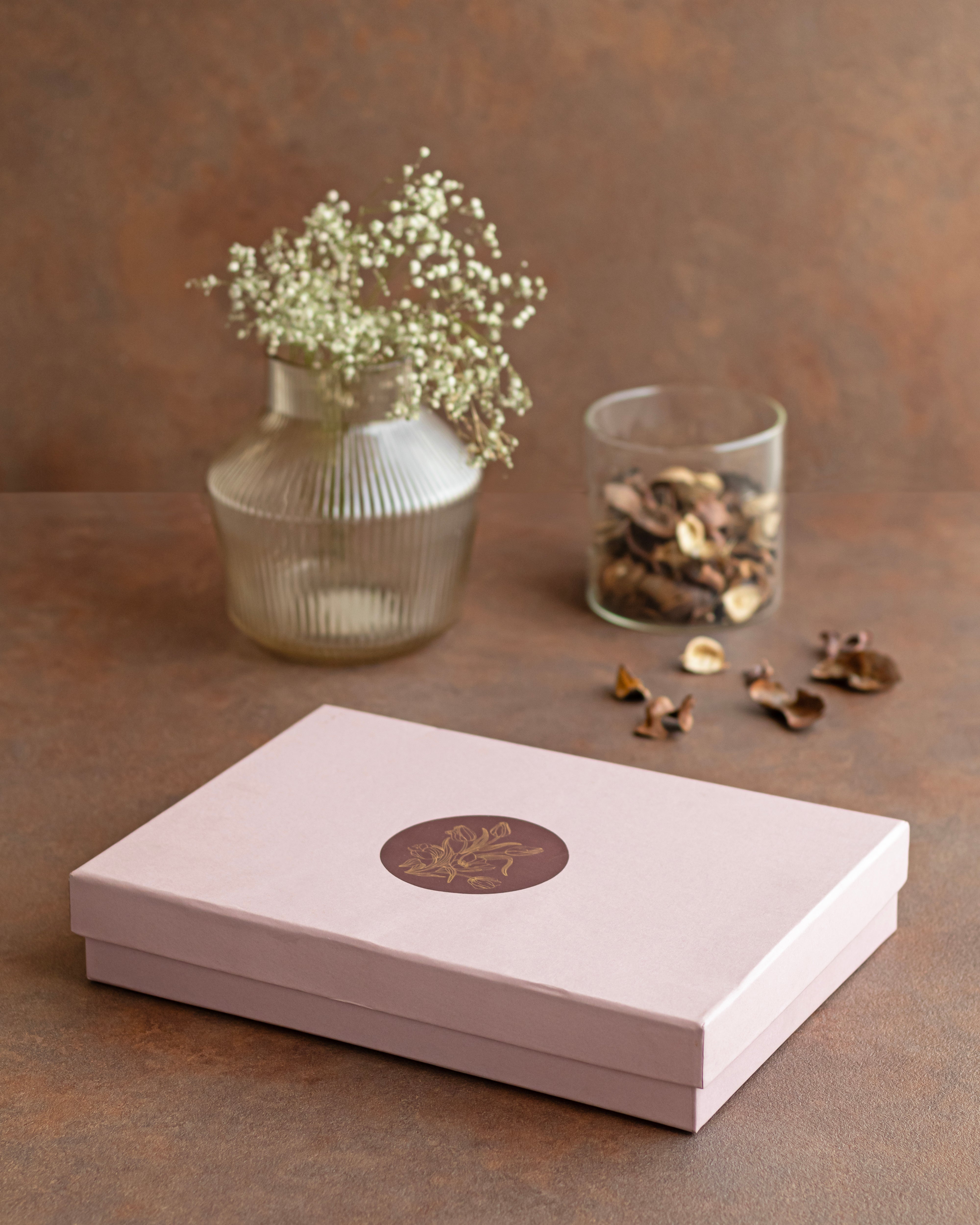 Kaori + Stepbell _ Gift Box - Yellow / Stone - Decor