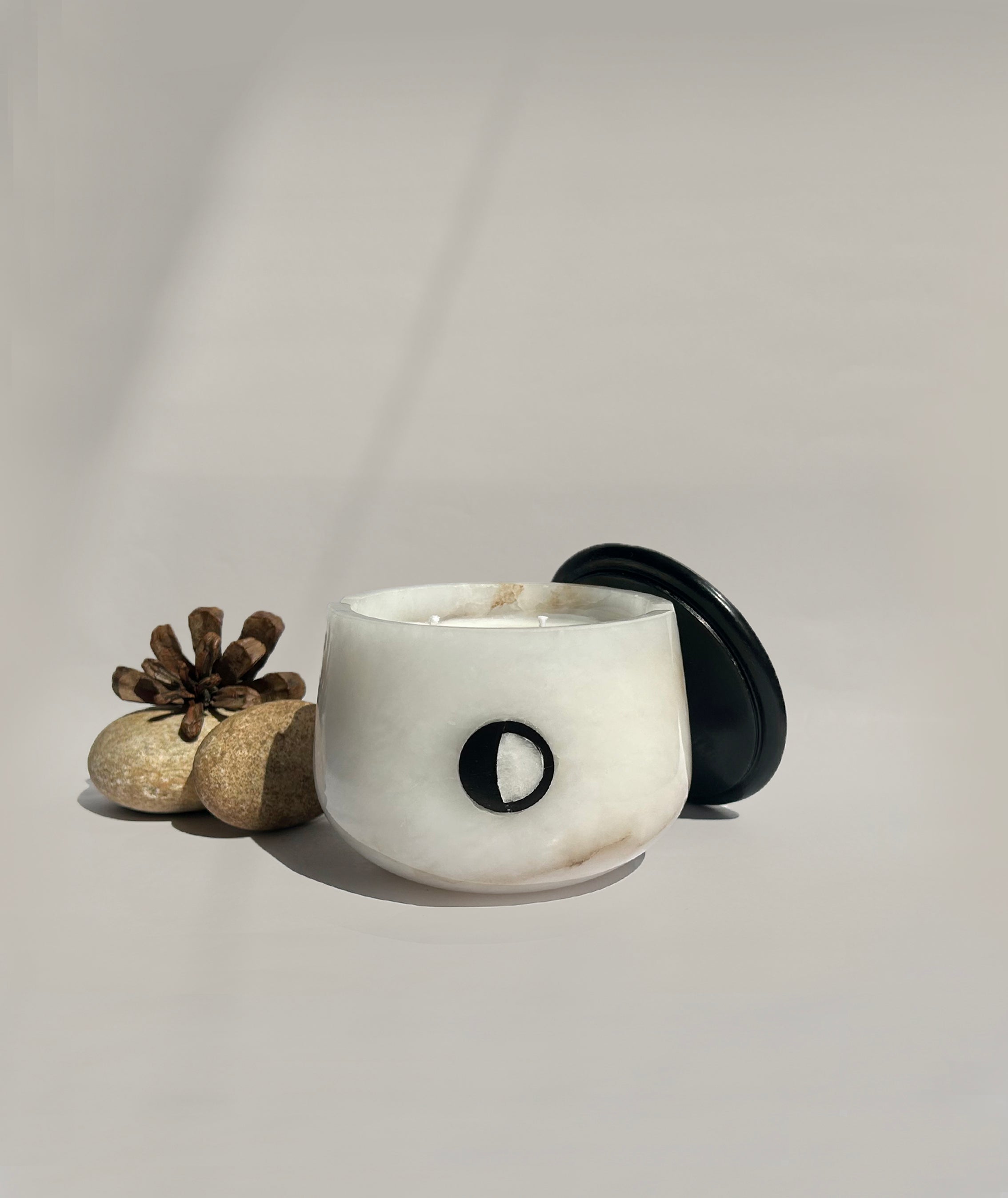 Lunar Scented Candle - Dia: 115mm, H: 85mm / Alabaster, Black Stone / Crescent - Decor