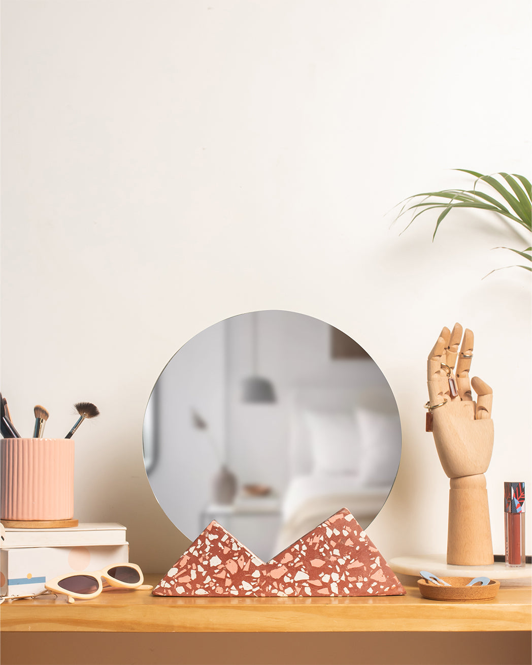 Mt. Terra Mirror - Terrazzo Pink & White chips on Deep Red base / L: 31.0cm x B: 4.0cm x H: 32.0cm / Terrazzo - Stone