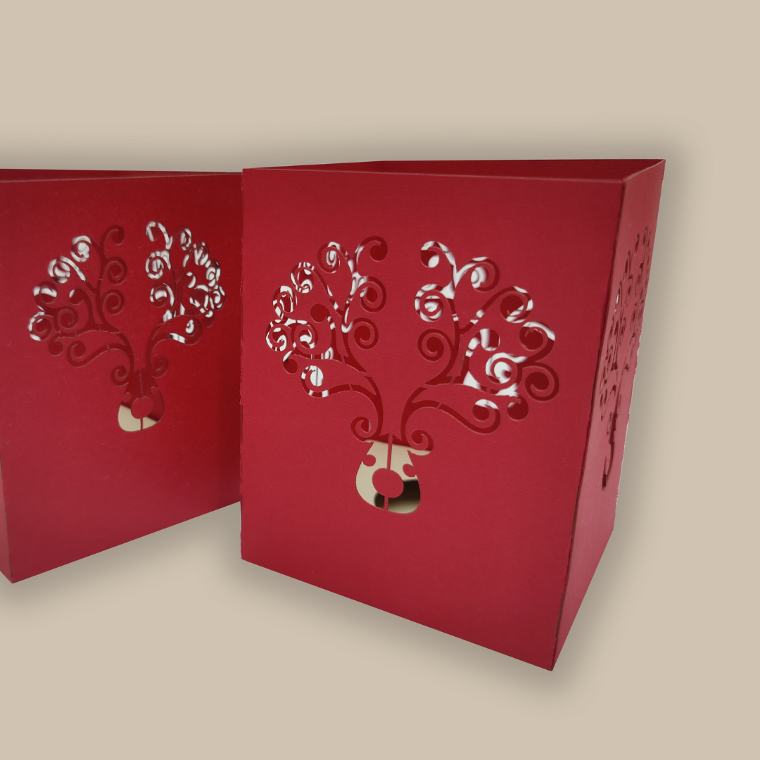 Mystery Christmas Edition - Red / 92mm x 92mm x 115mm / Premium metallic papper - Décor