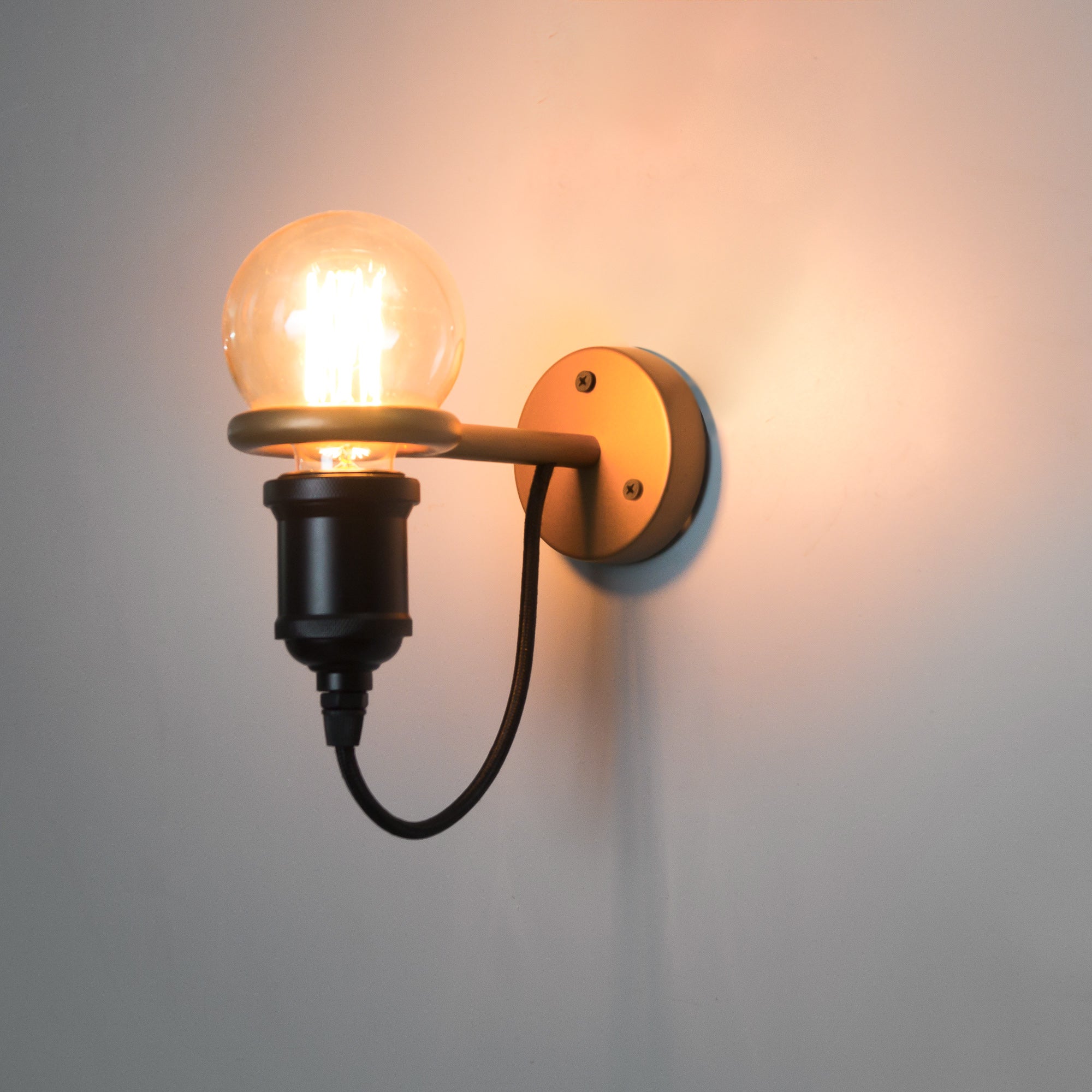 Nile Golden Ring Wall Lamp