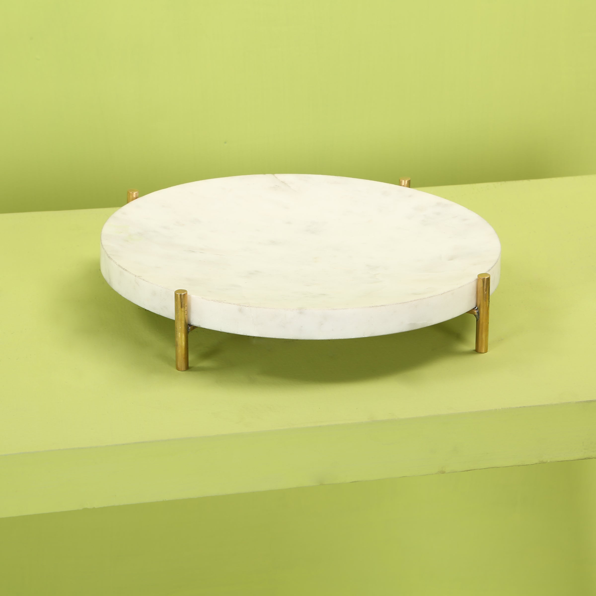 Nora Fruit Dish - White and Matt Brass / Marble and Brass / 10’’ x 10’’ x 2’’ - Decor