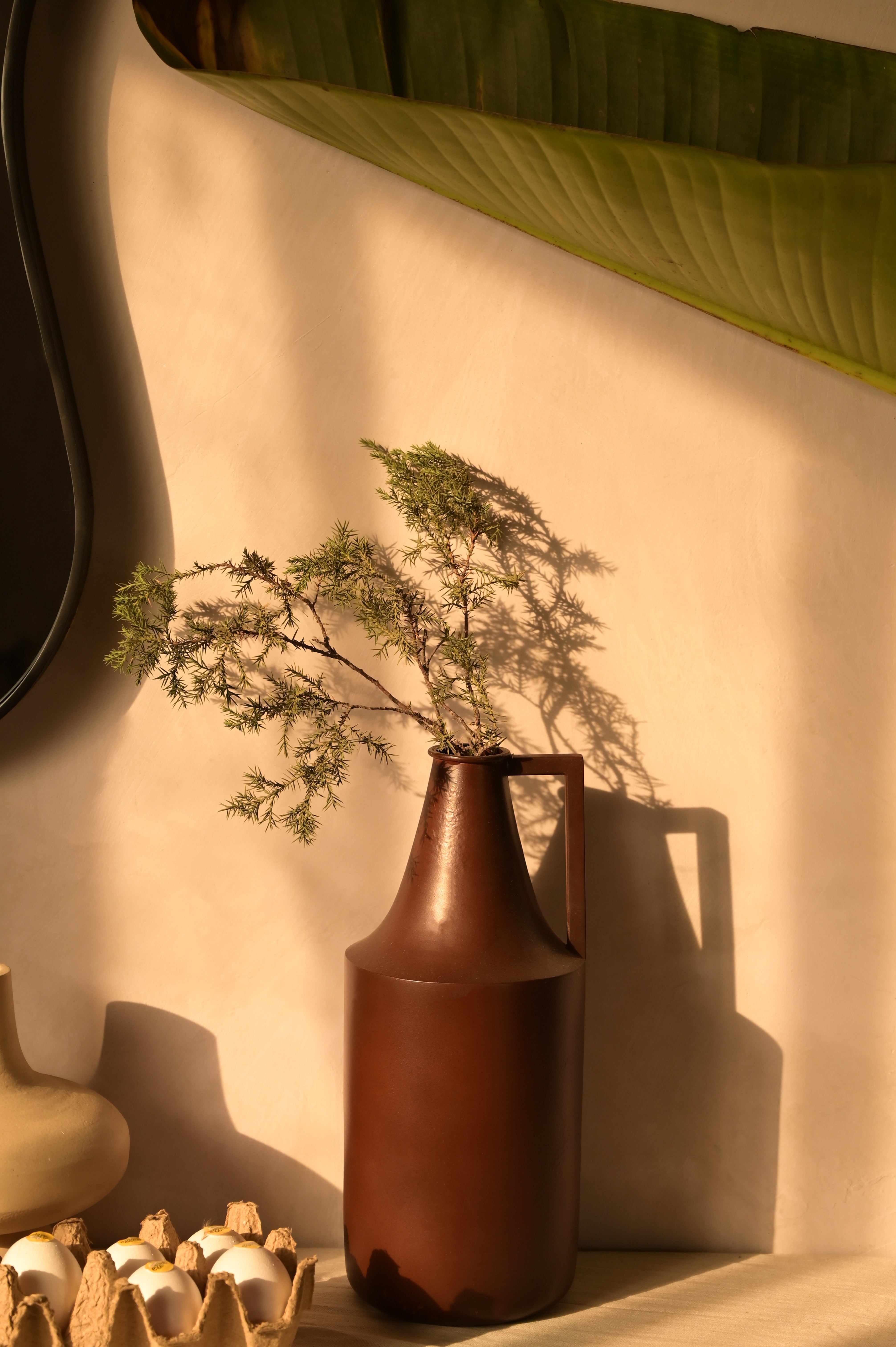 Nova Vase - L:5 x W:5 x H:12 In inches / Aluminium - Décor