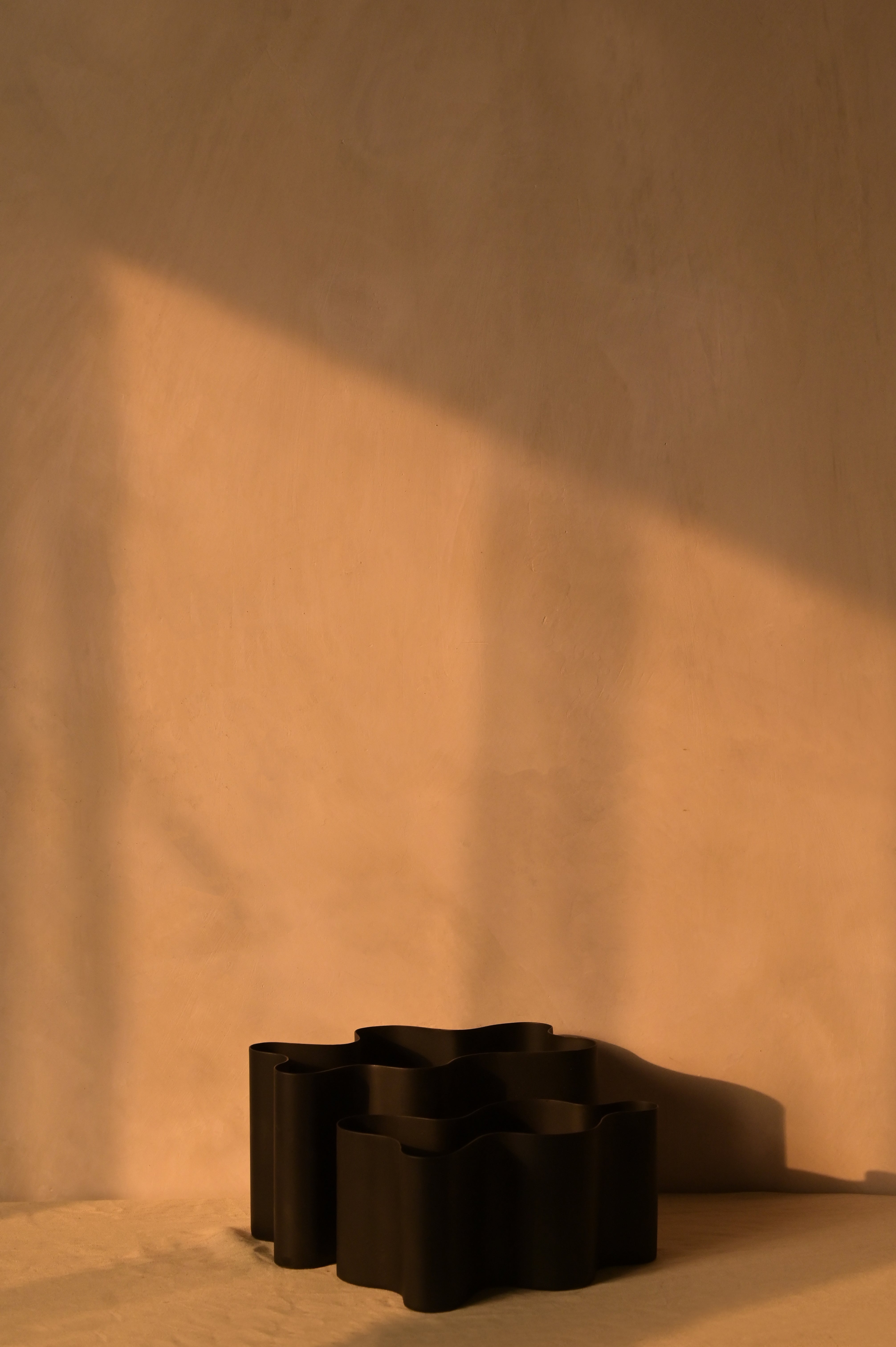 Nova Vase - L:5 x W:5 x H:12 In inches / Aluminium - Décor