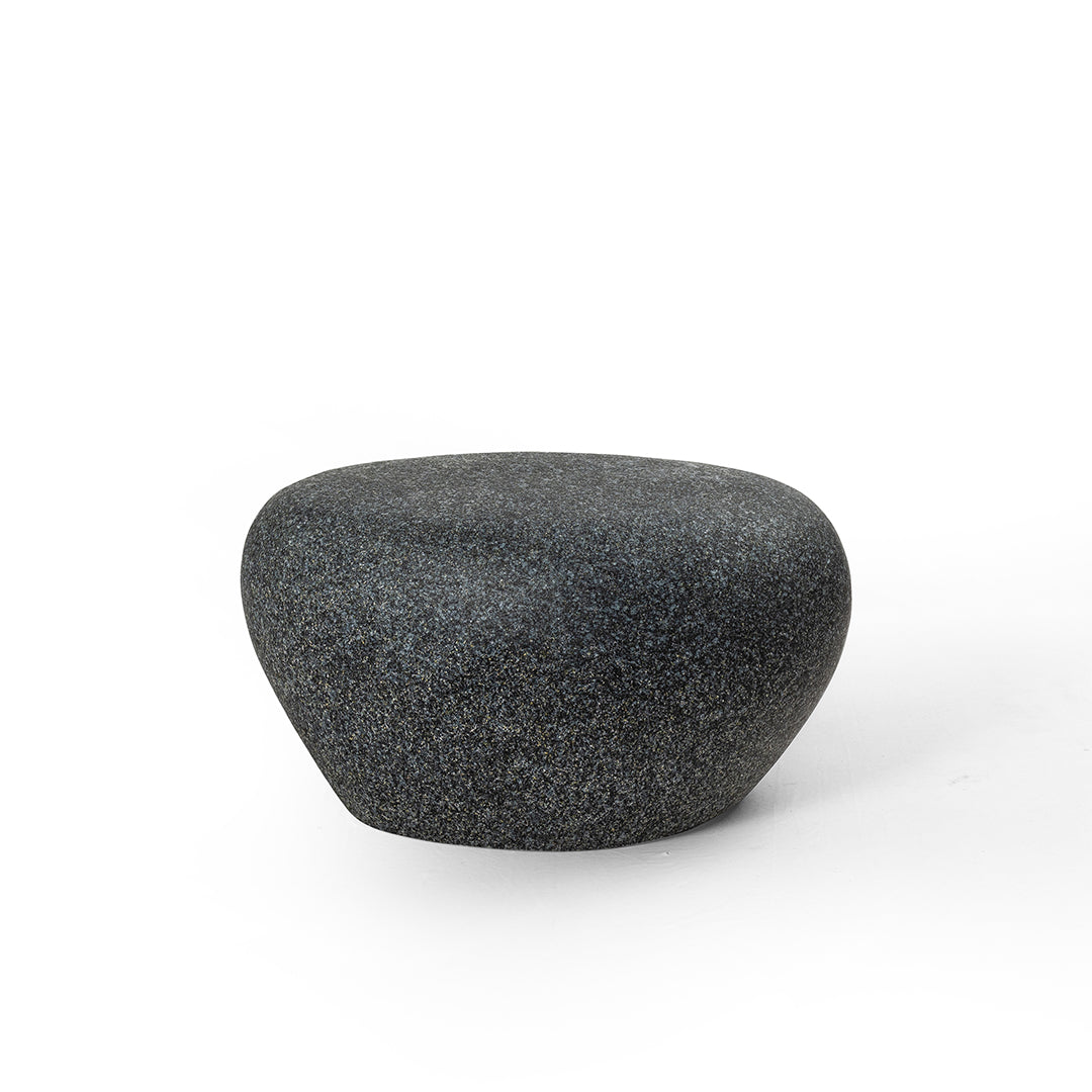 Pebble - Speckled Black / D: 27’’ H: 16’’ / FRP