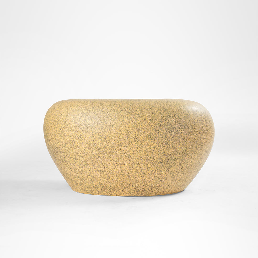 Pebble - Speckled Cream / D: 27’’ H: 16’’ / FRP